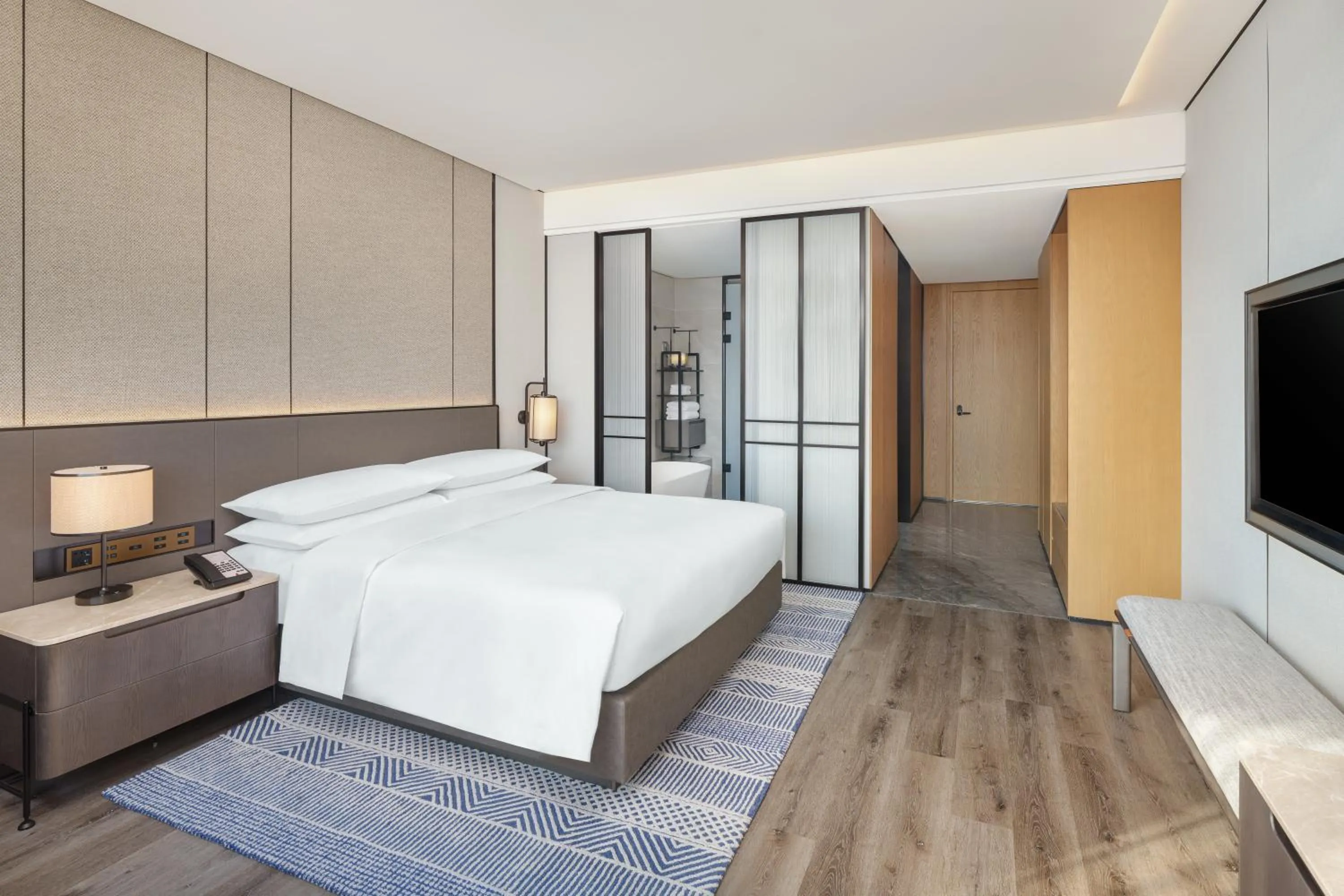 Bedroom, Bed in Sheraton Pujiang