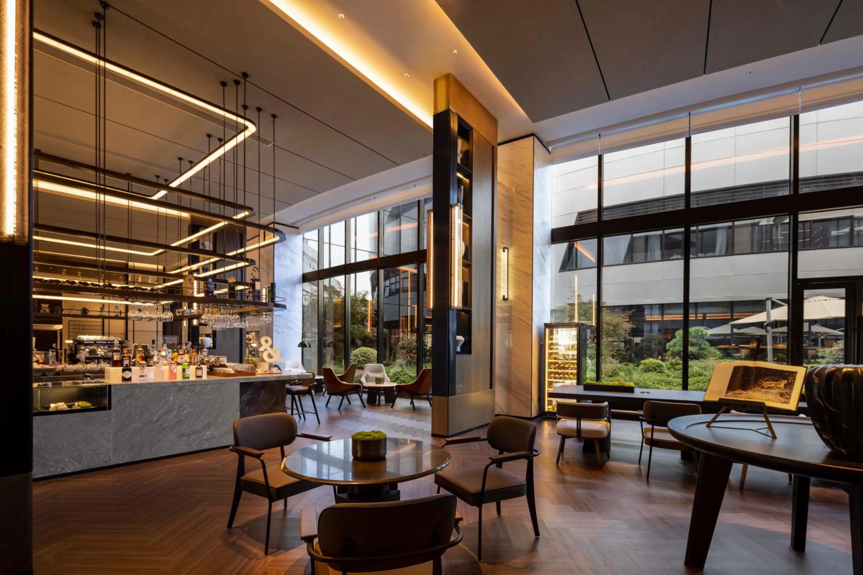 Restaurant/places to eat in Sheraton Pujiang