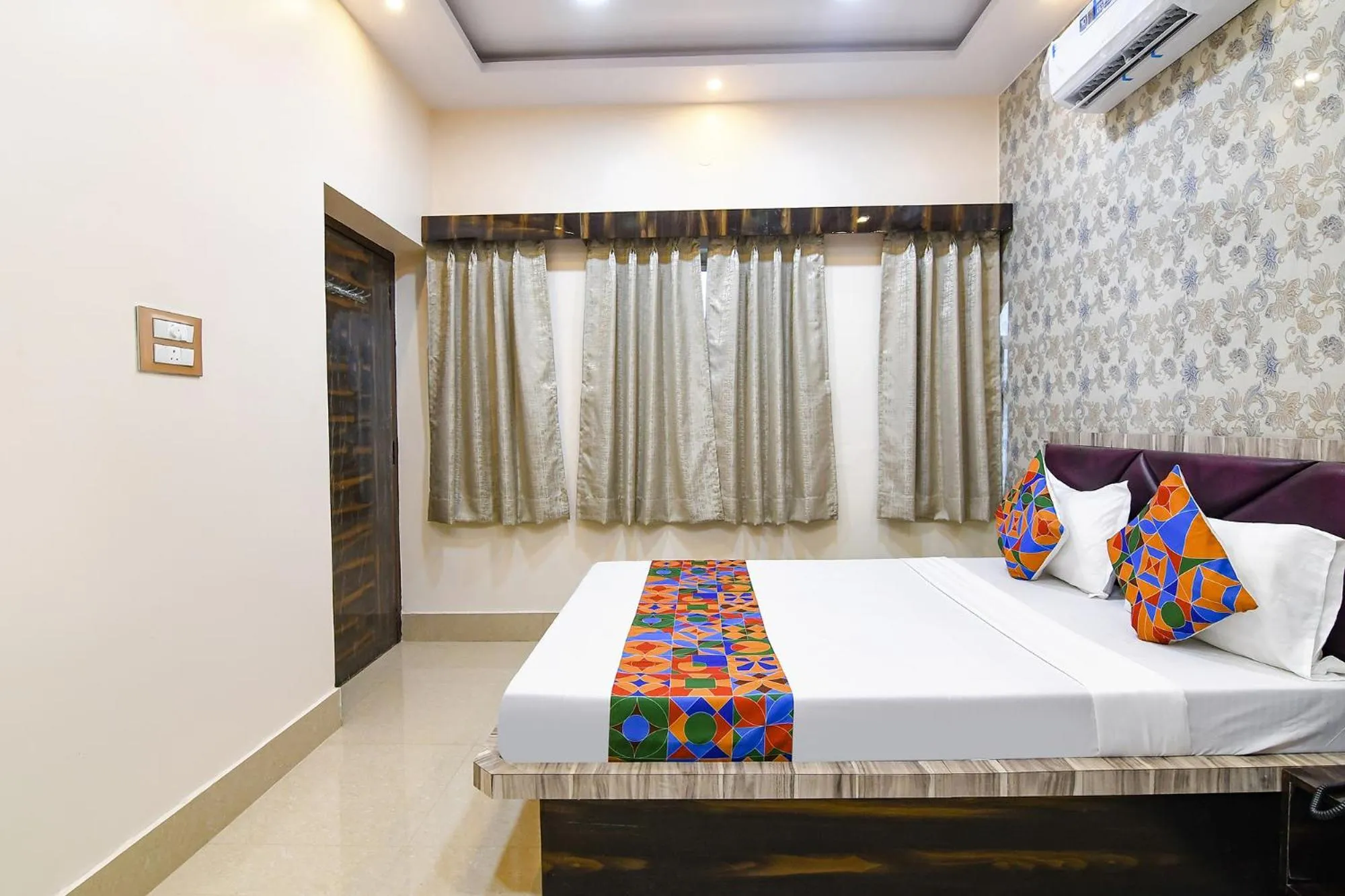 Bed in FabHotel Sriya - City Center, Durgapur