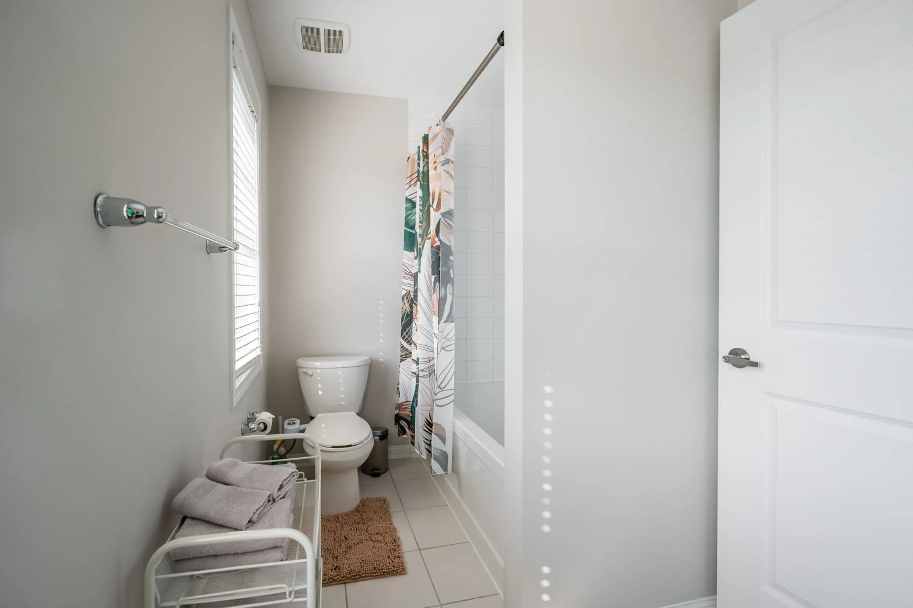 Bathroom in GlobalStay 3 Bedroom House with Parking Brampton