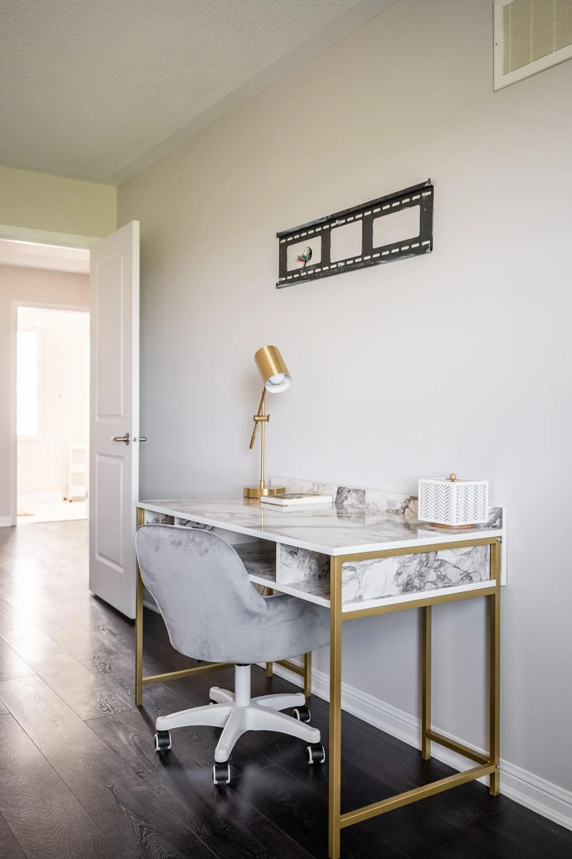 hair dresser in GlobalStay 3 Bedroom House with Parking Brampton