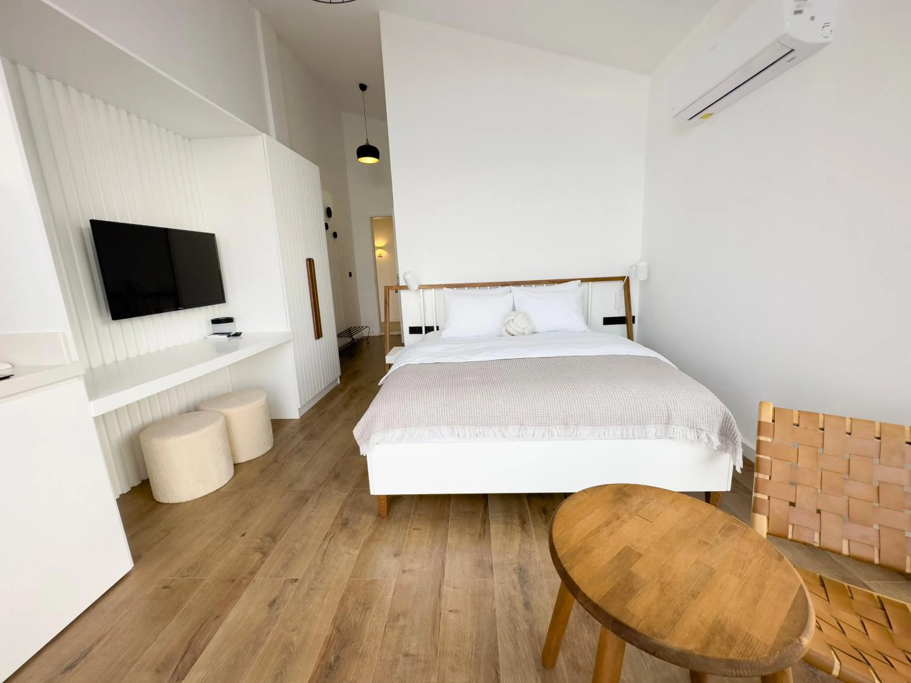 Communal lounge/ TV room in Mehmetbey Çaka