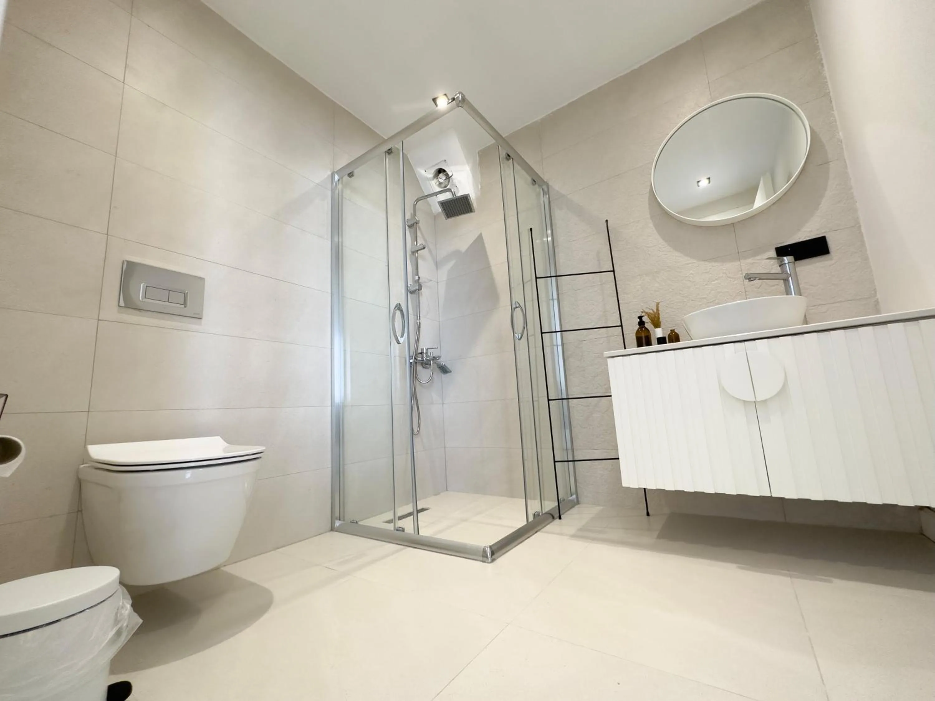 Shower in Mehmetbey Çaka