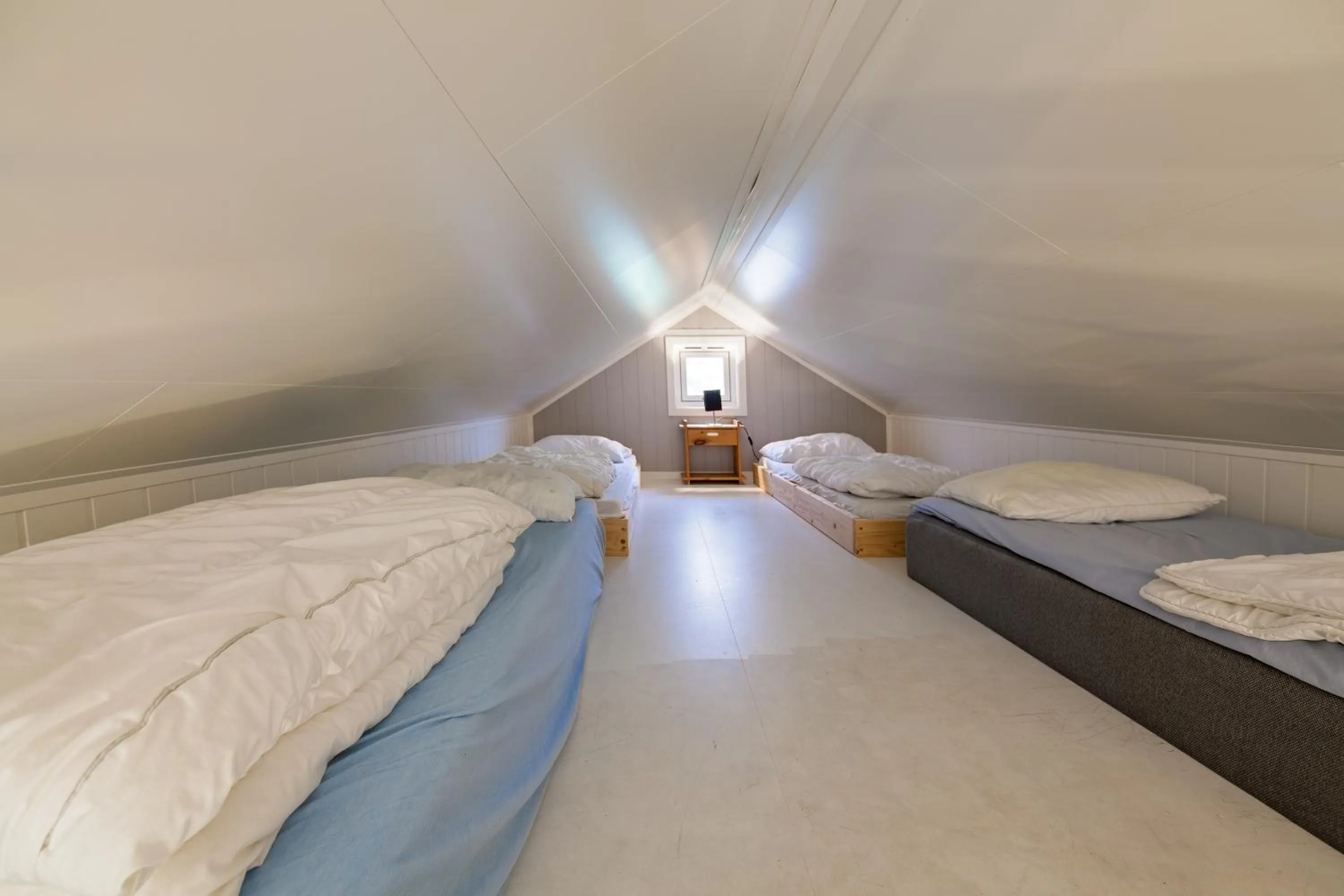 Bed in Sjøstrand Rorbuer