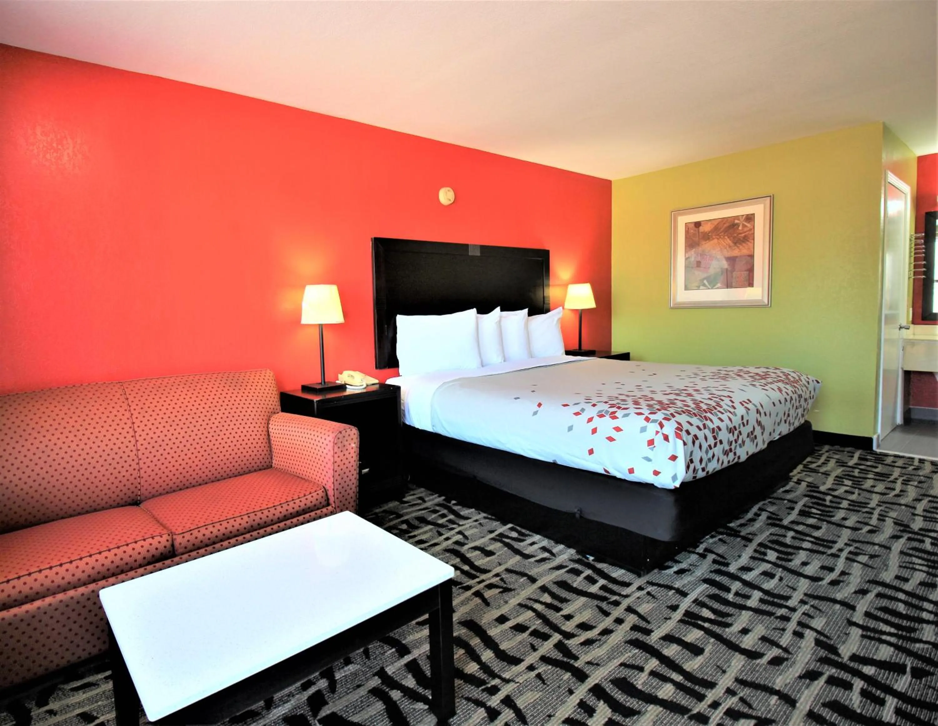 Photo of the whole room, Bed in Travel Inn Eutaw