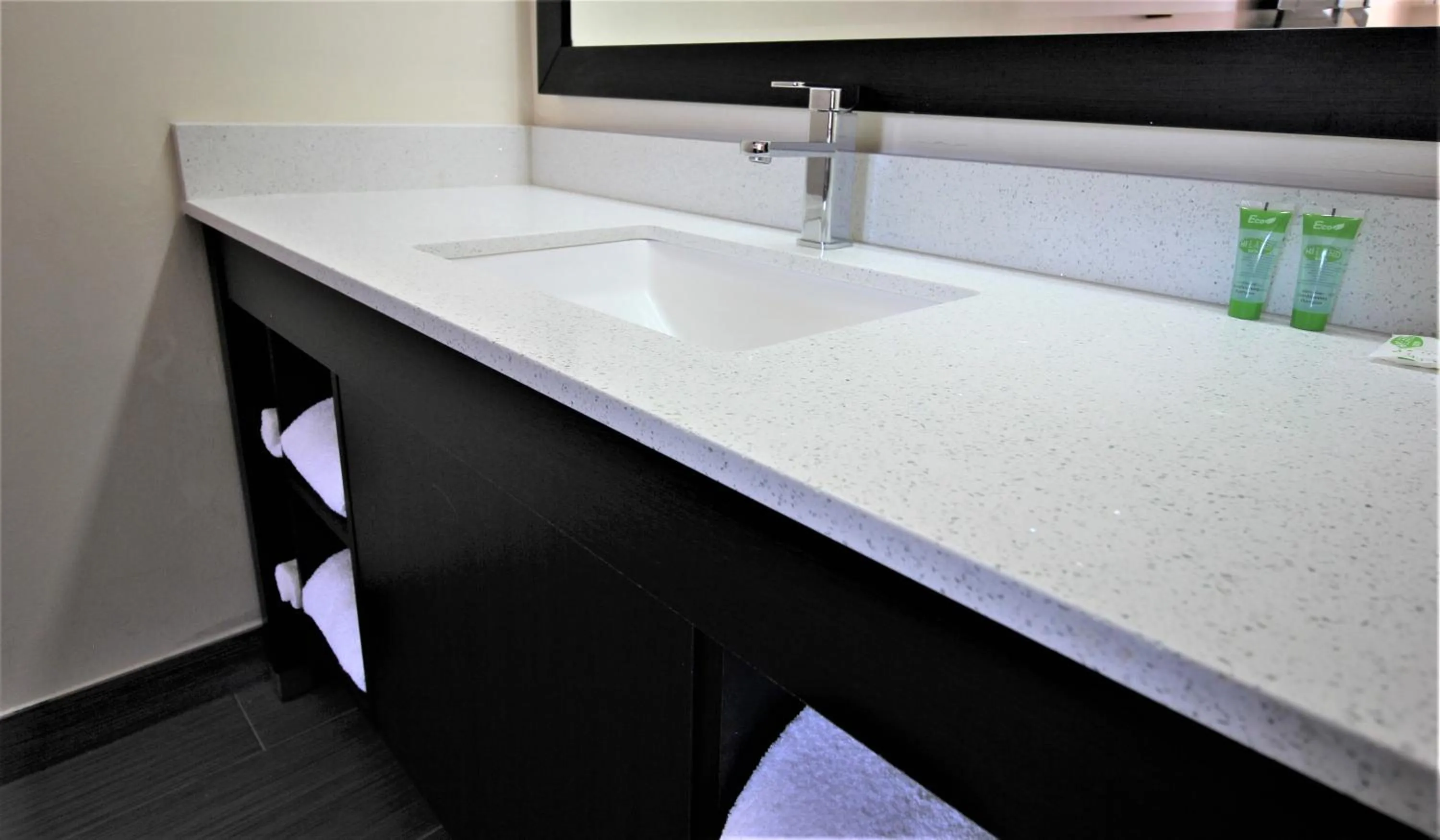 Bathroom in Travel Inn Eutaw