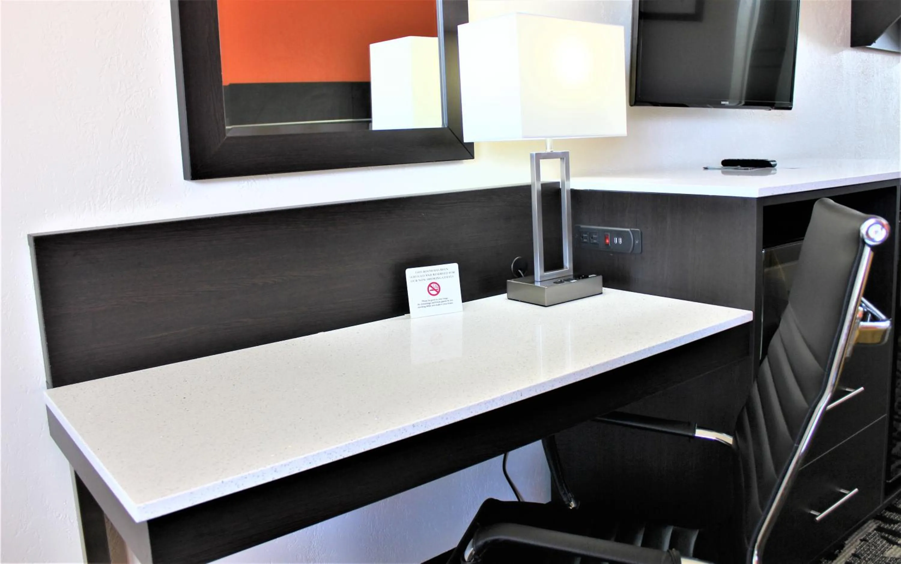 TV and multimedia in Travel Inn Eutaw