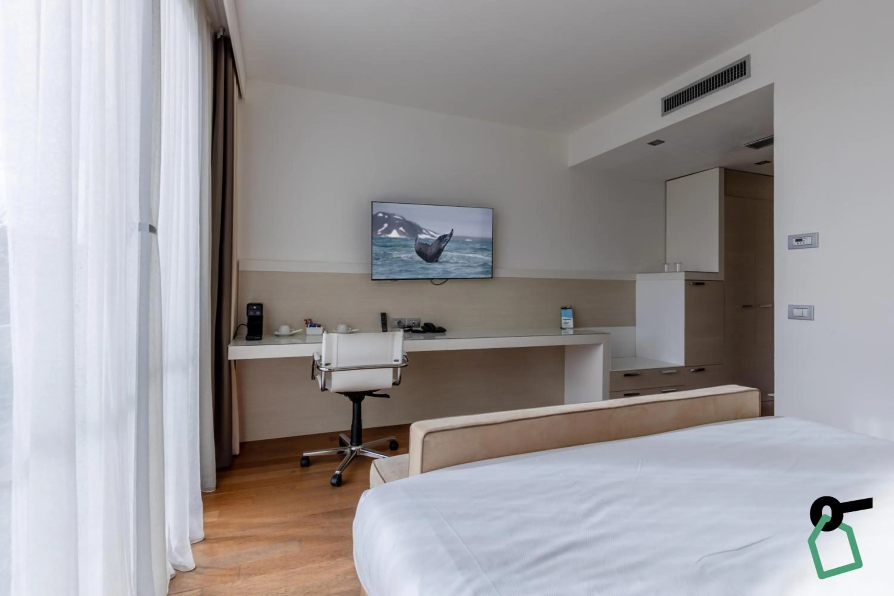 Bedroom, Bed in HOTIDAY Room Collection - Pisa