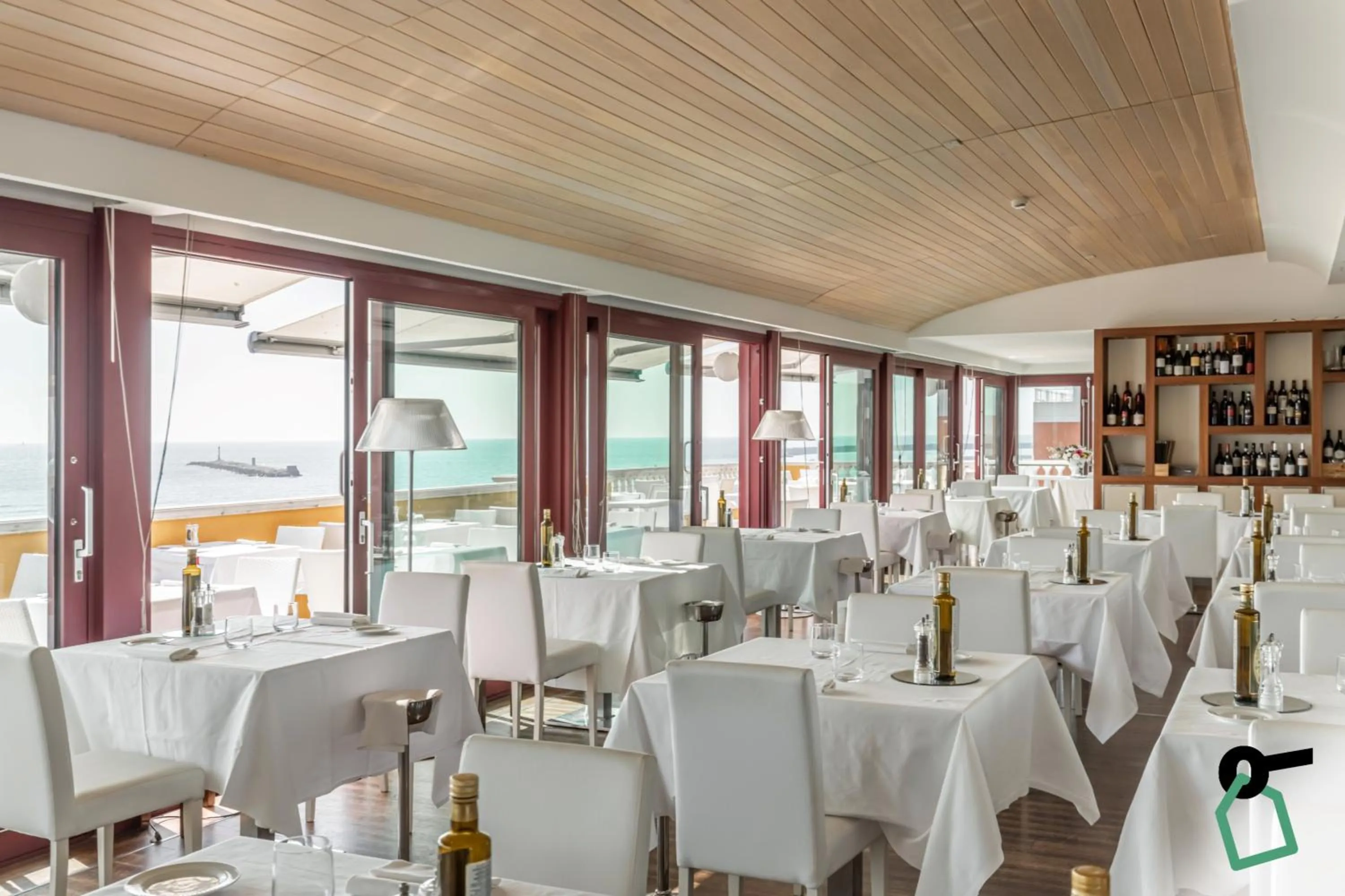 Restaurant/places to eat in HOTIDAY Room Collection - Livorno Mascagni