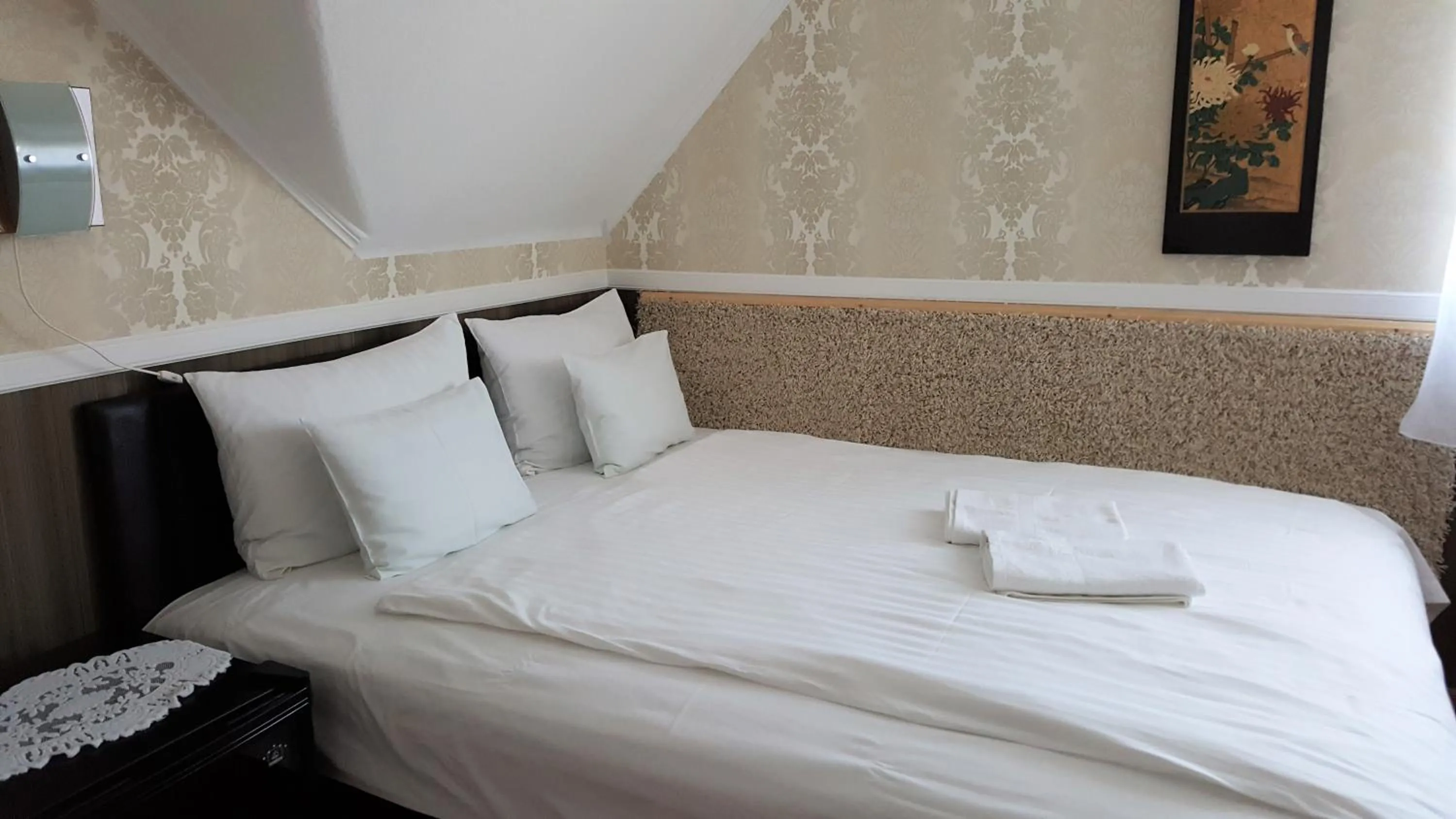 Bedroom, Bed in Kitti Panzió