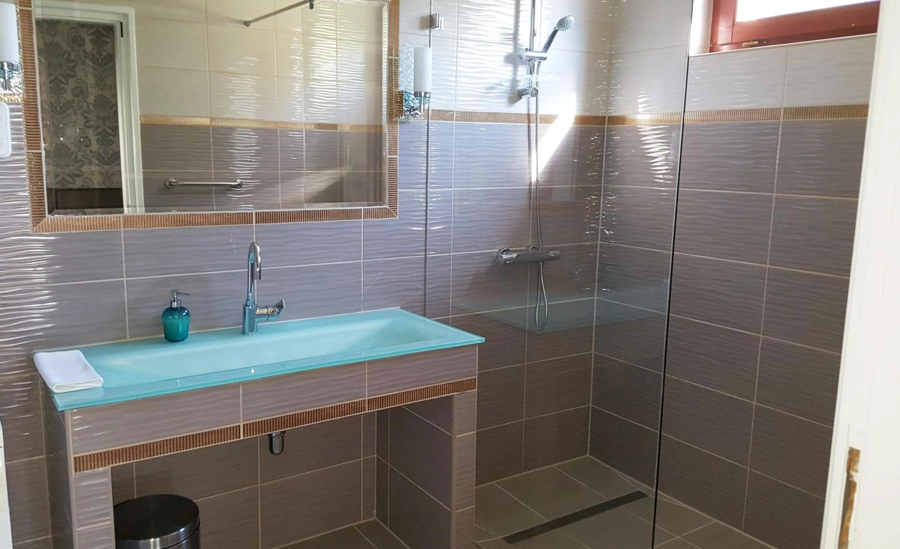 Bathroom in Kitti Panzió