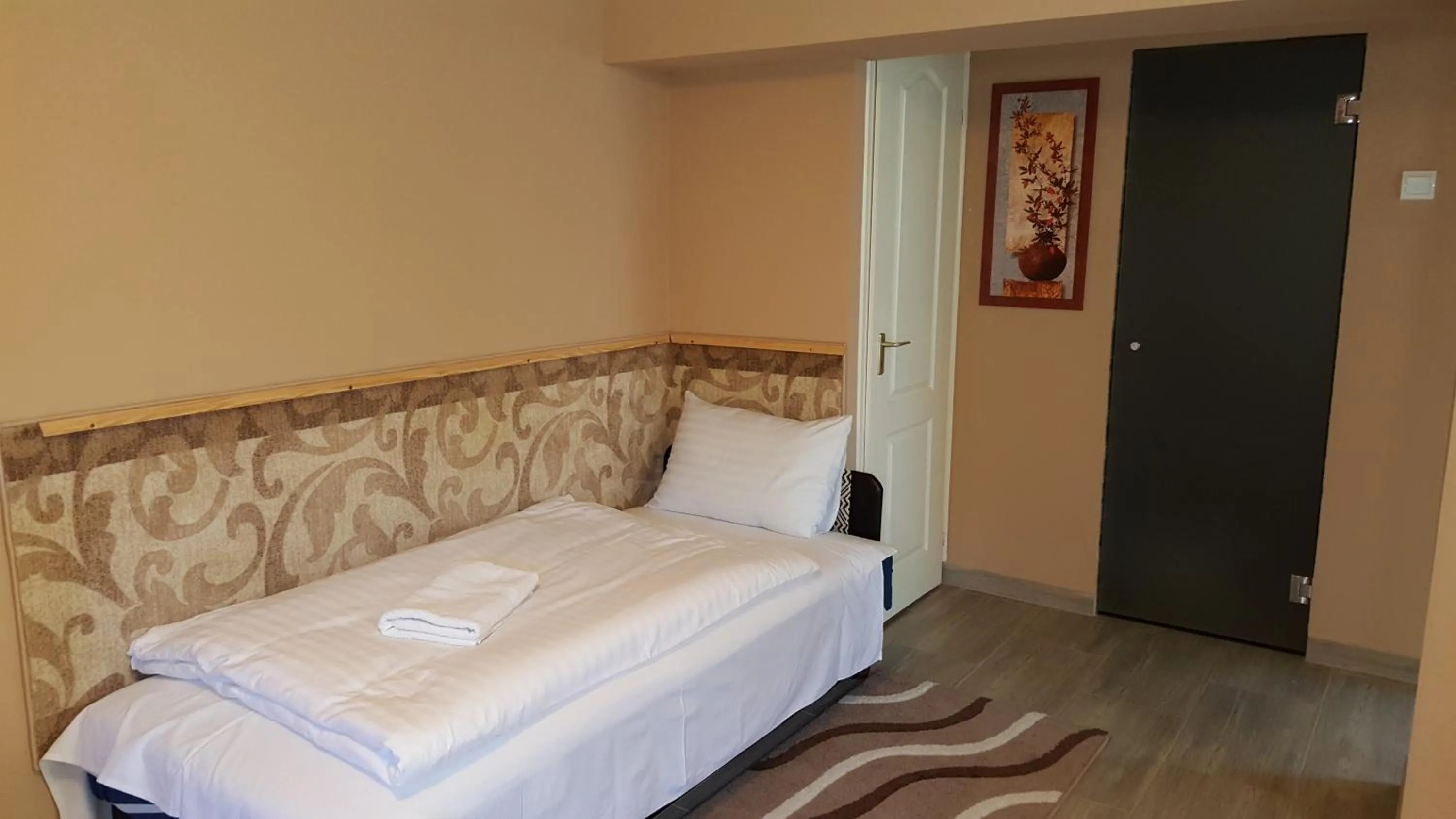 Bed in Kitti Panzió