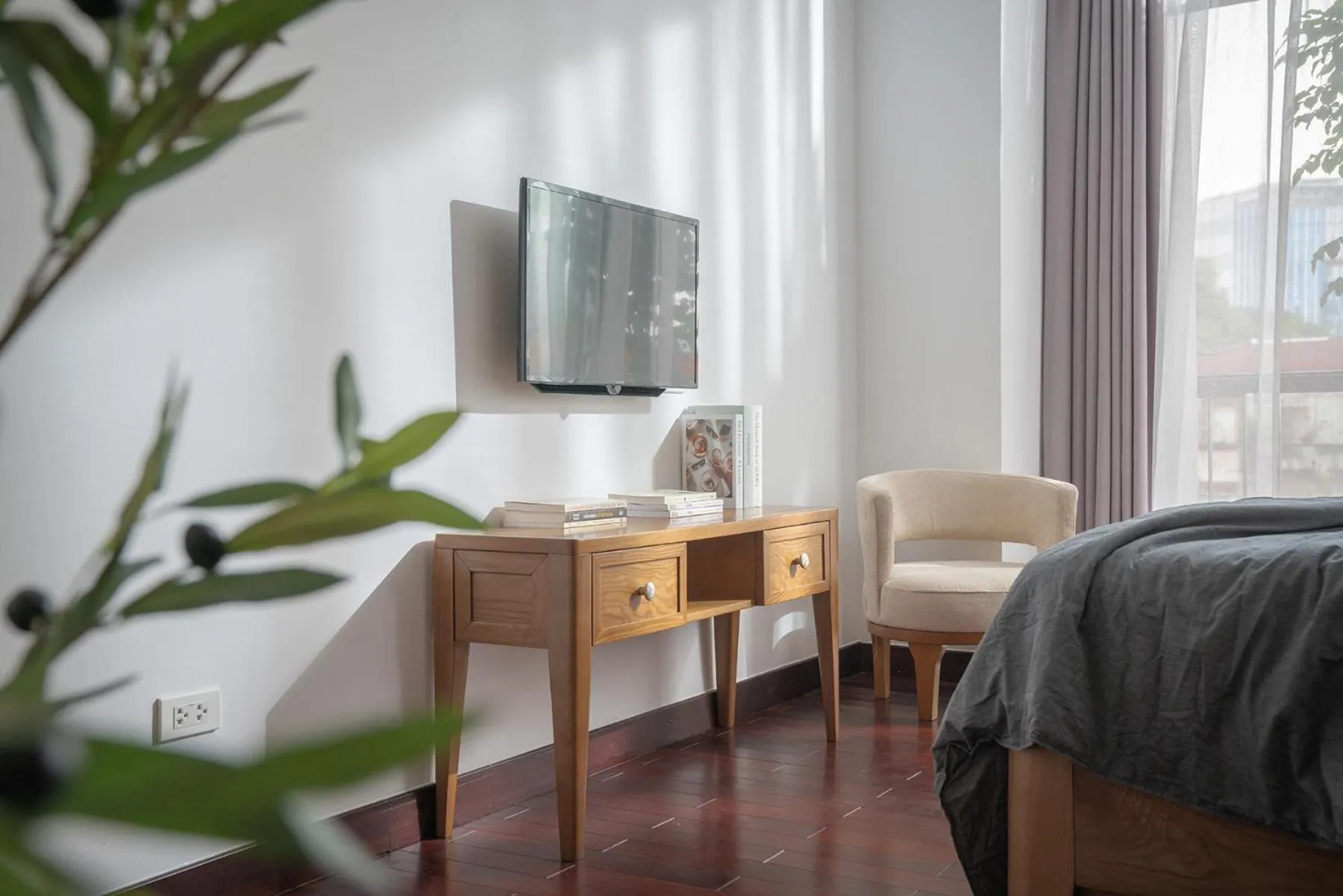 TV and multimedia, Bed in Express by M Village Thạch Thị Thanh