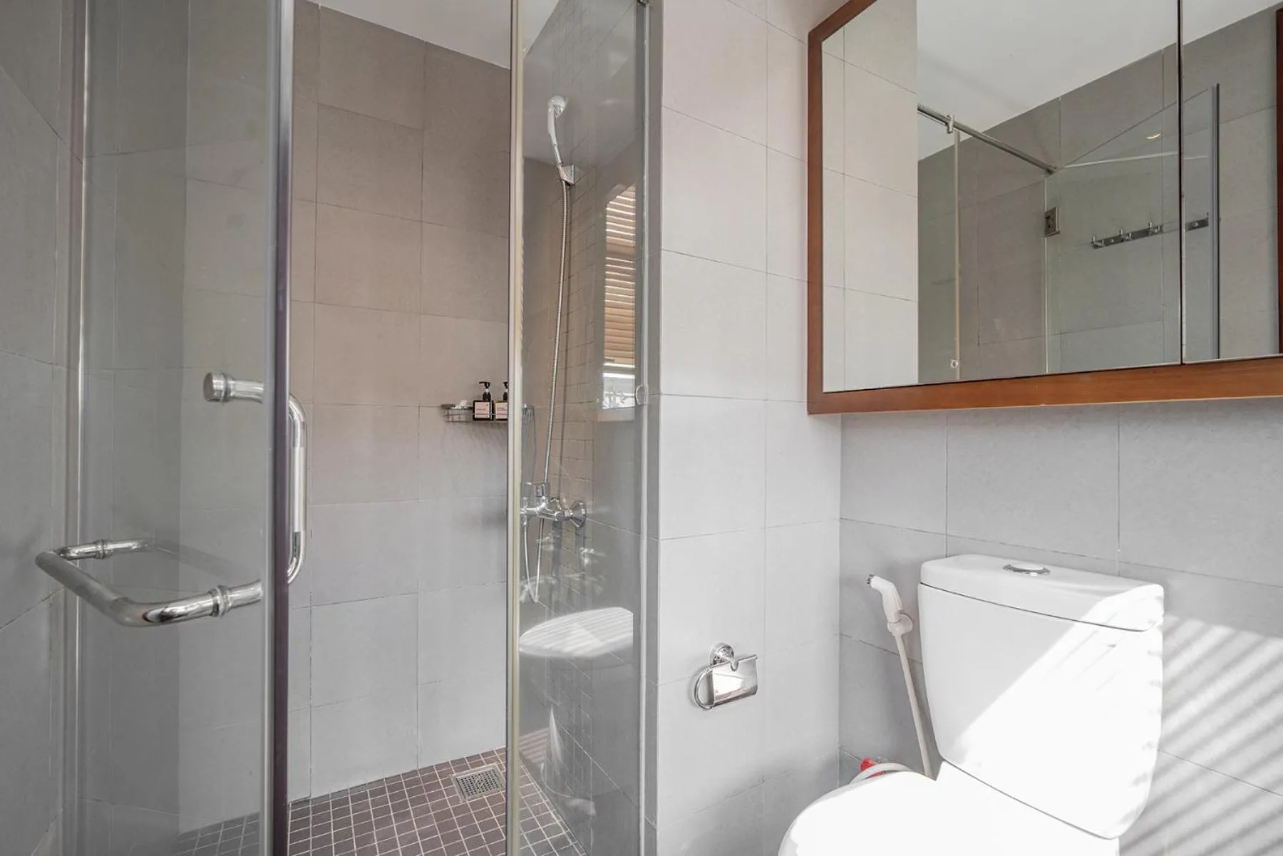 Shower in Express by M Village Thạch Thị Thanh