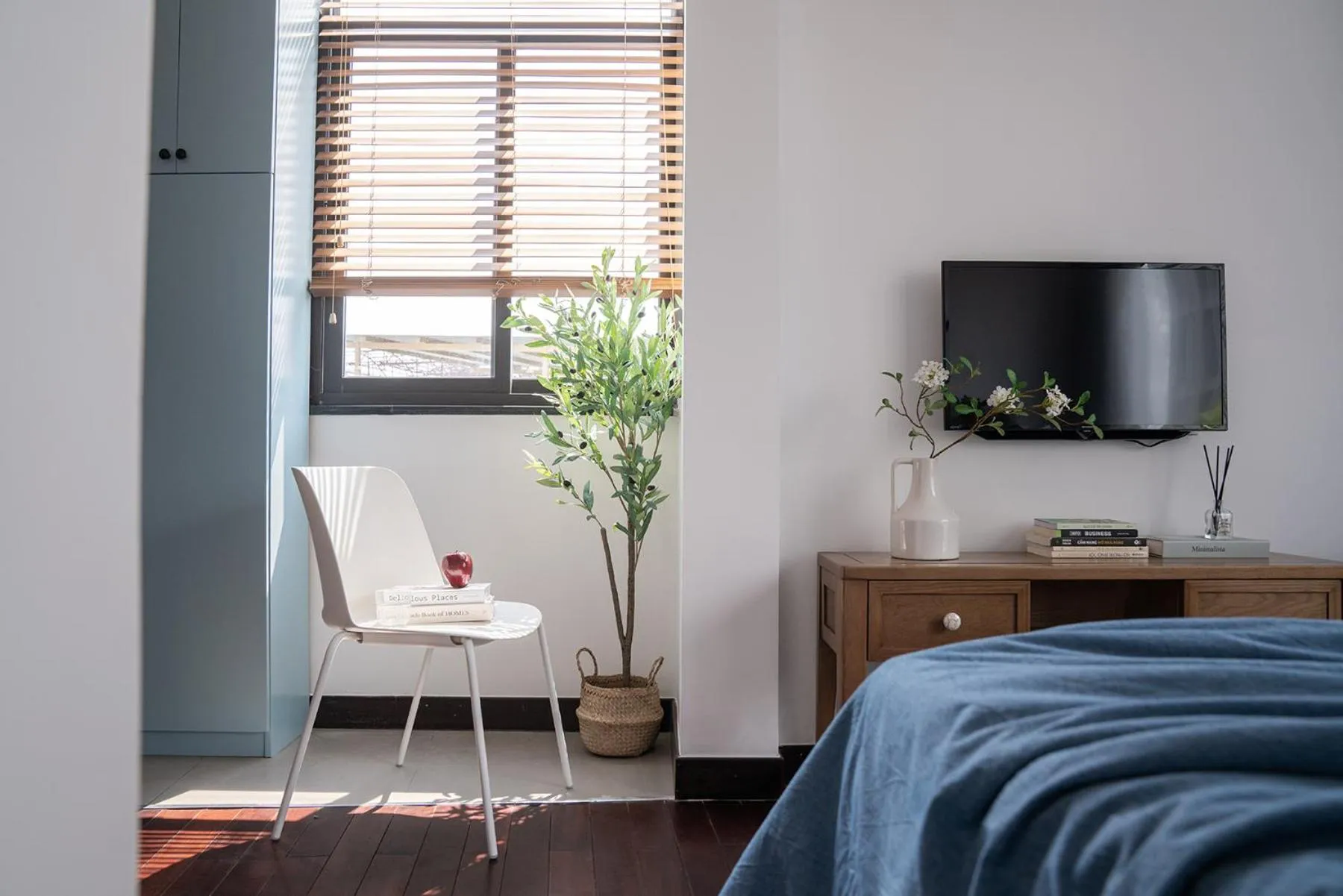 Bed in Express by M Village Thạch Thị Thanh