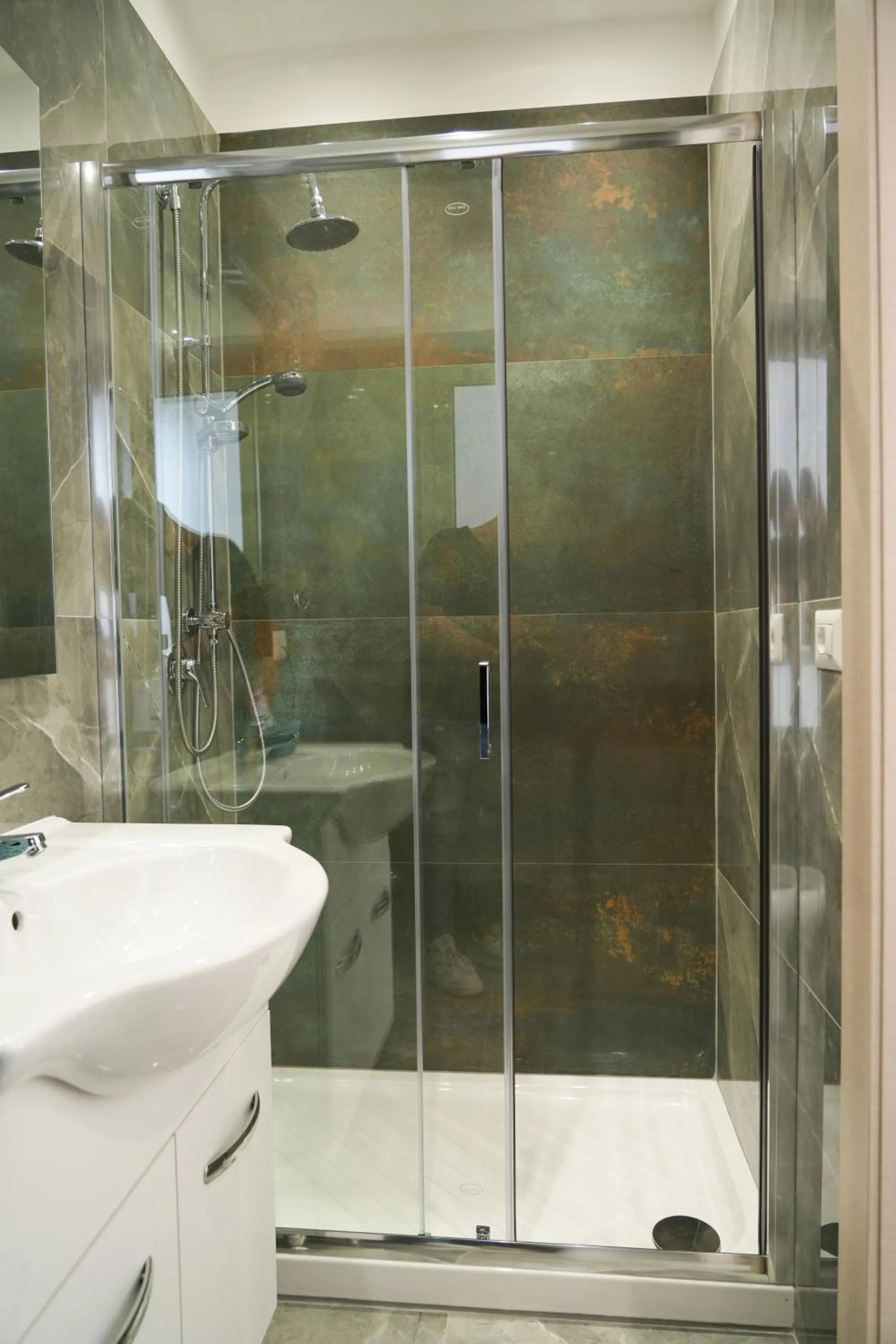 Shower in Napolitano Rooms - Central Station