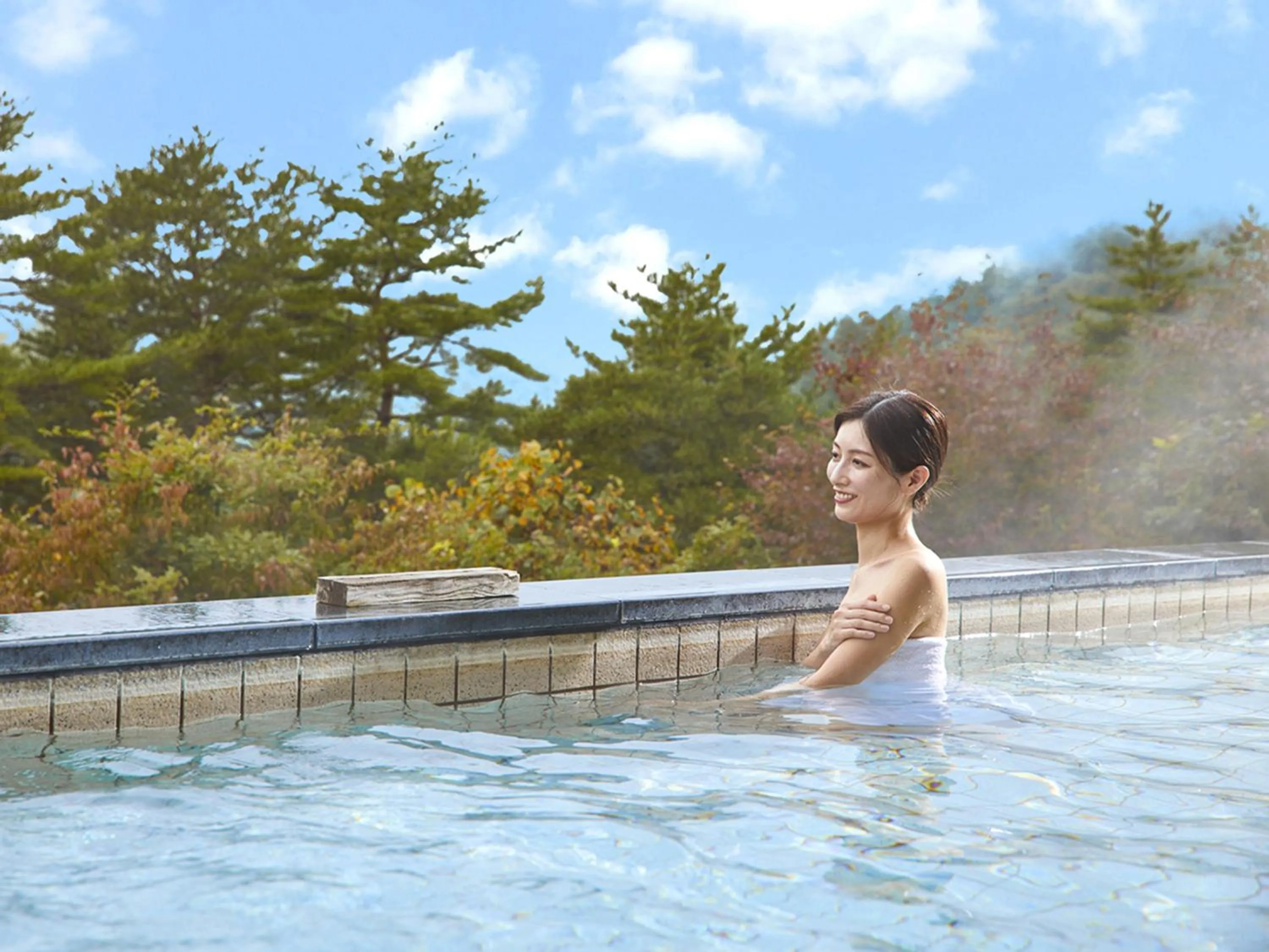 Hot Tub in Tsumagoi Prince Hotel