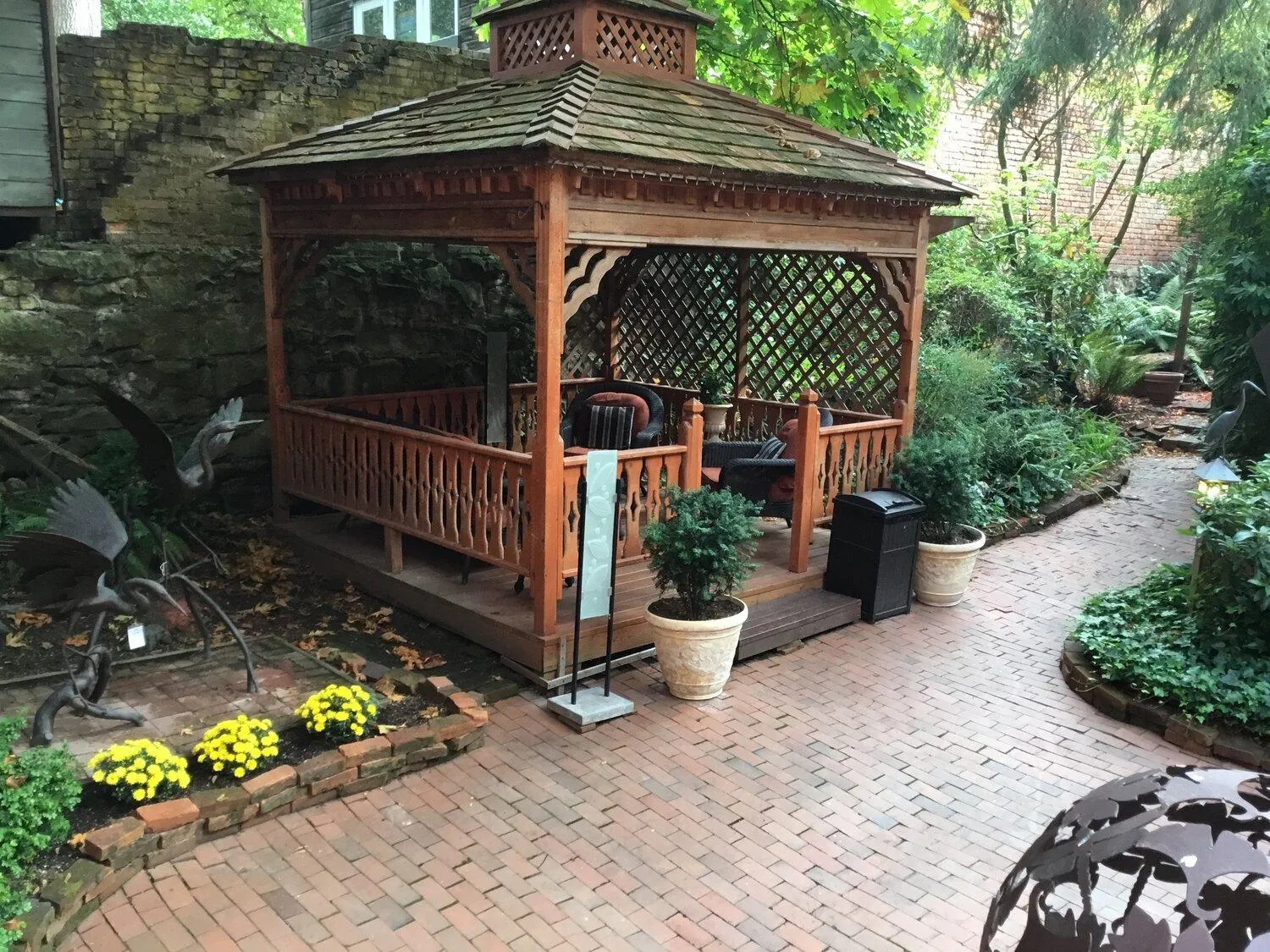Patio in Hotel Planter