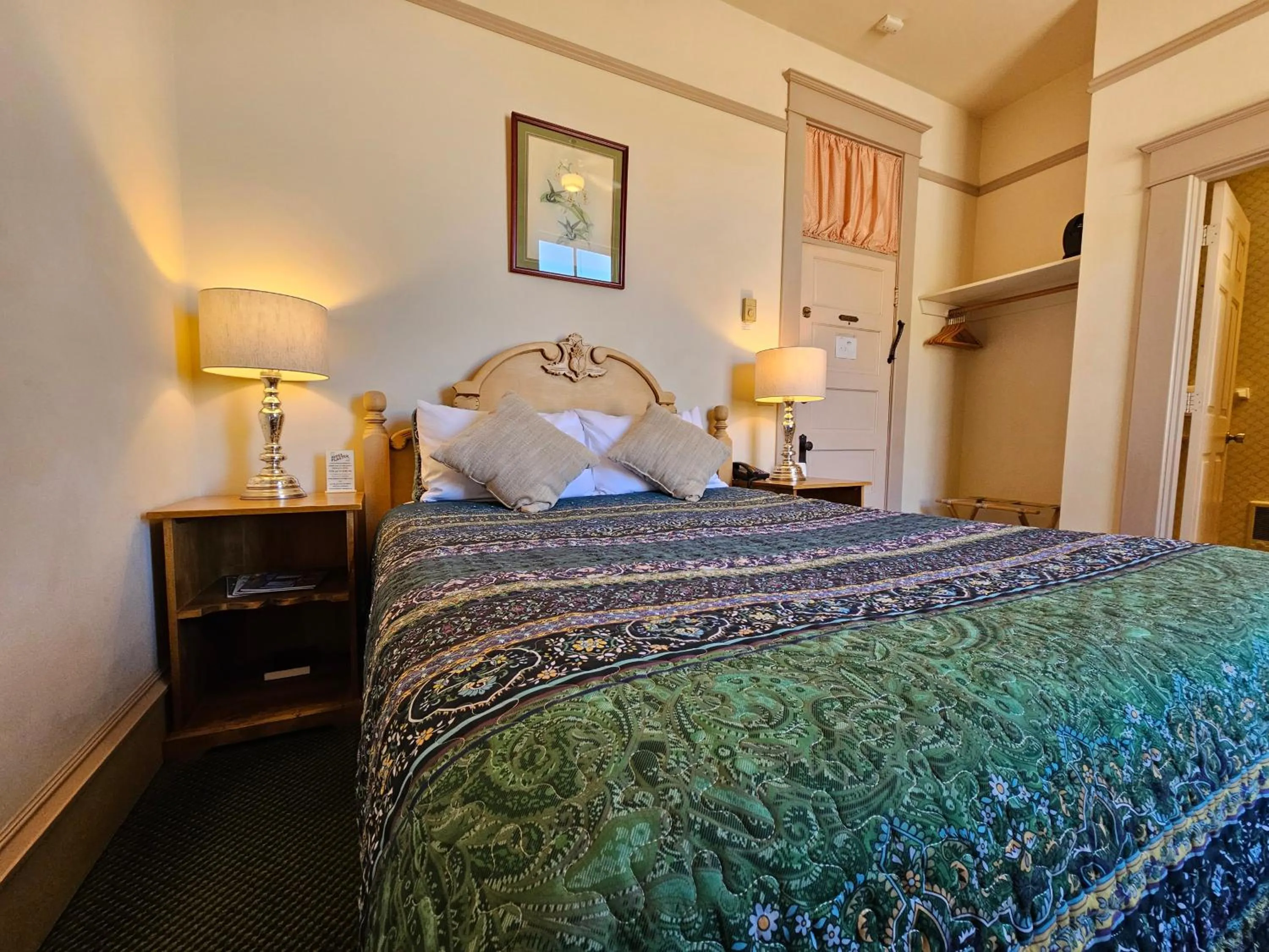 Bed in Hotel Planter