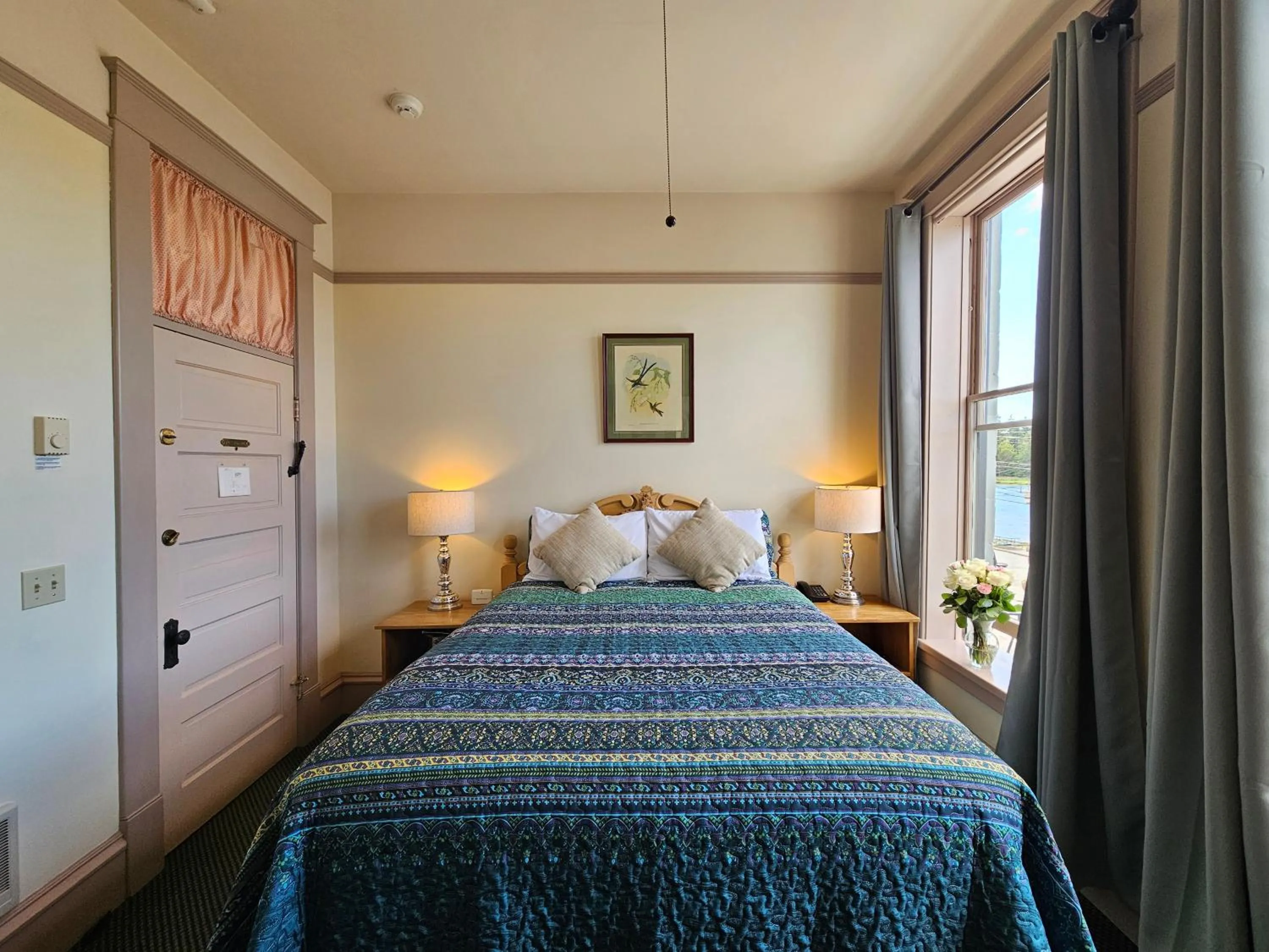 Bed in Hotel Planter