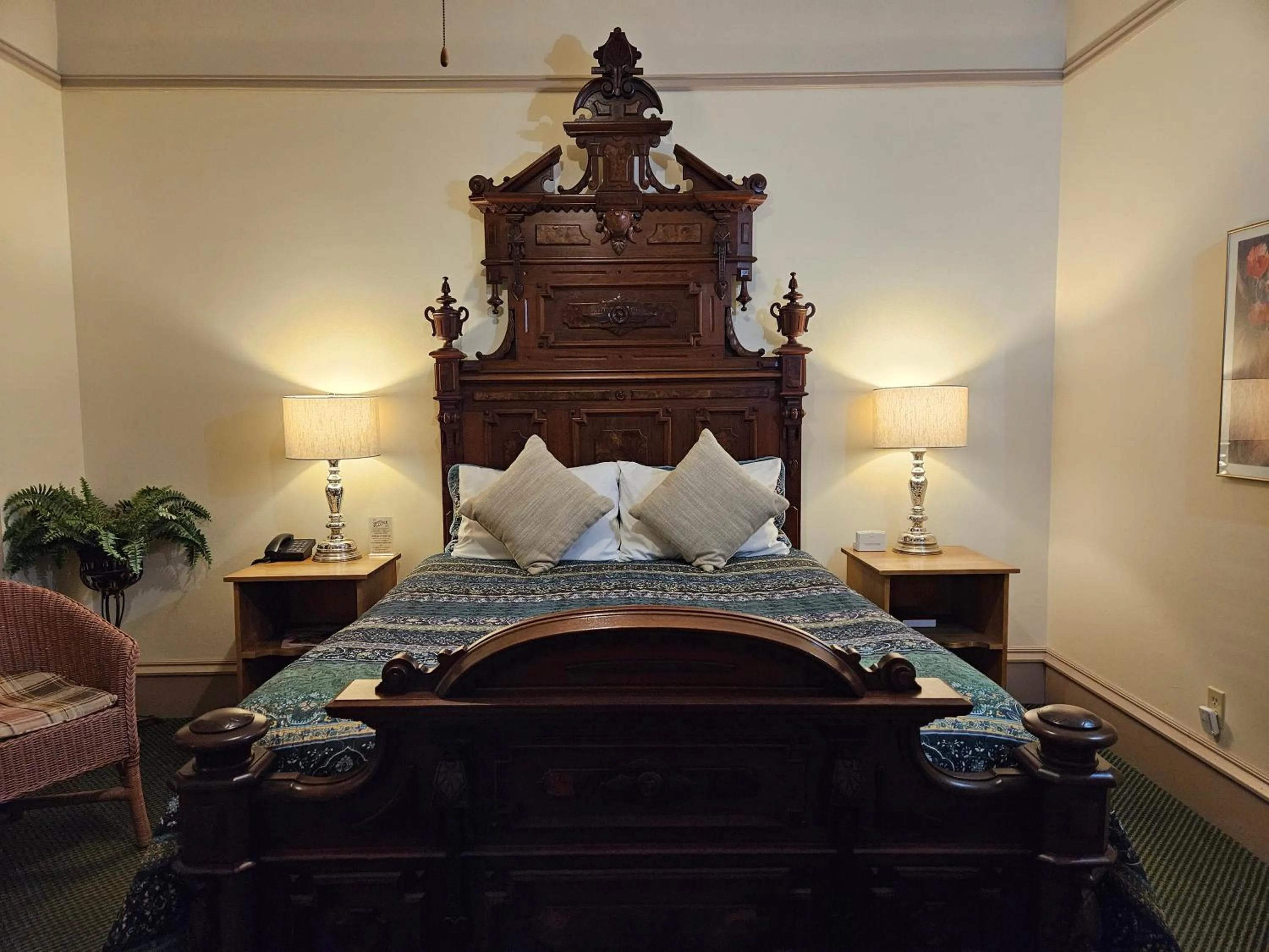 Bed in Hotel Planter