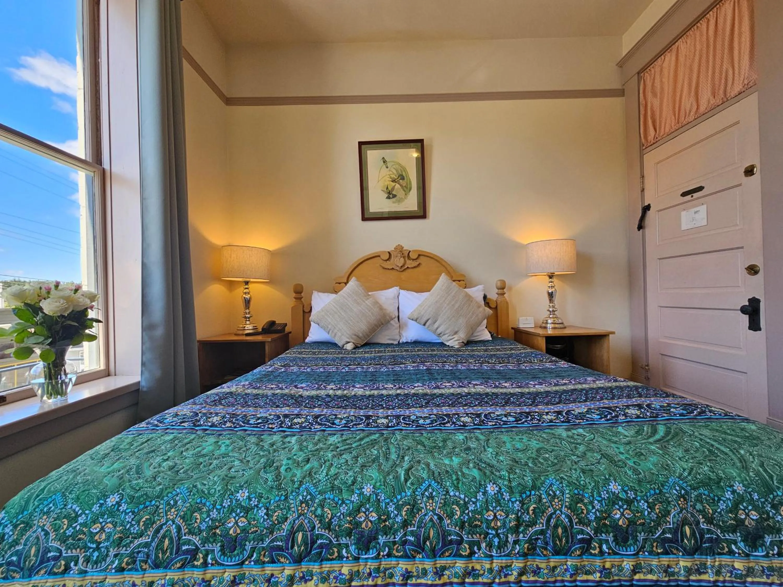 Bed in Hotel Planter