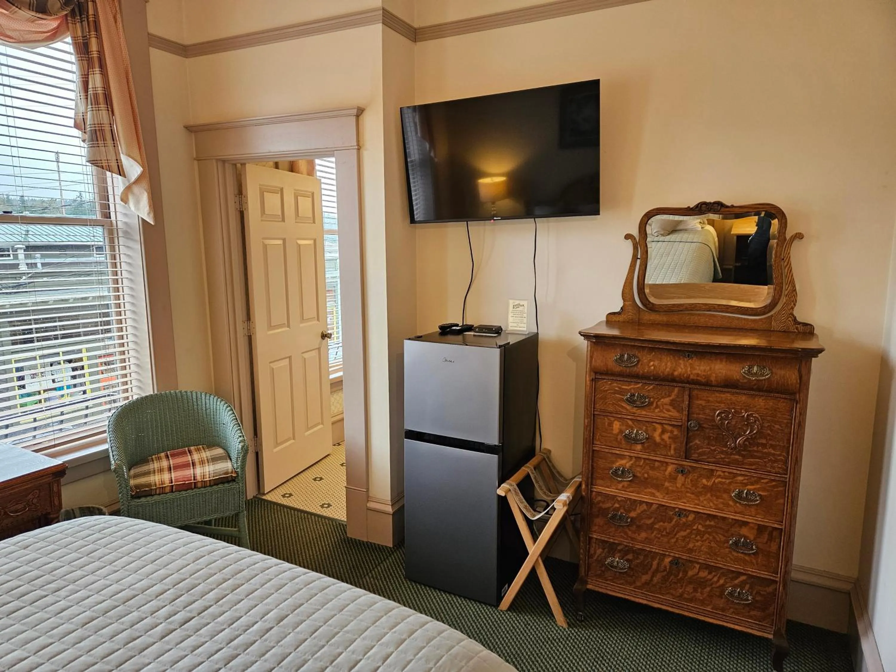 TV and multimedia, Bed in Hotel Planter