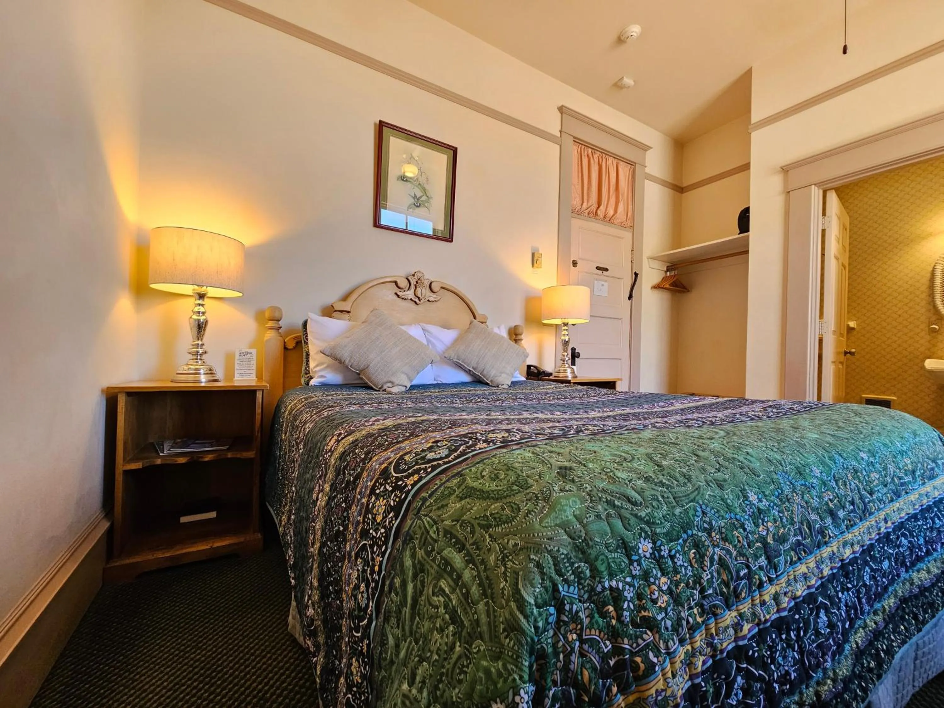 Bed in Hotel Planter