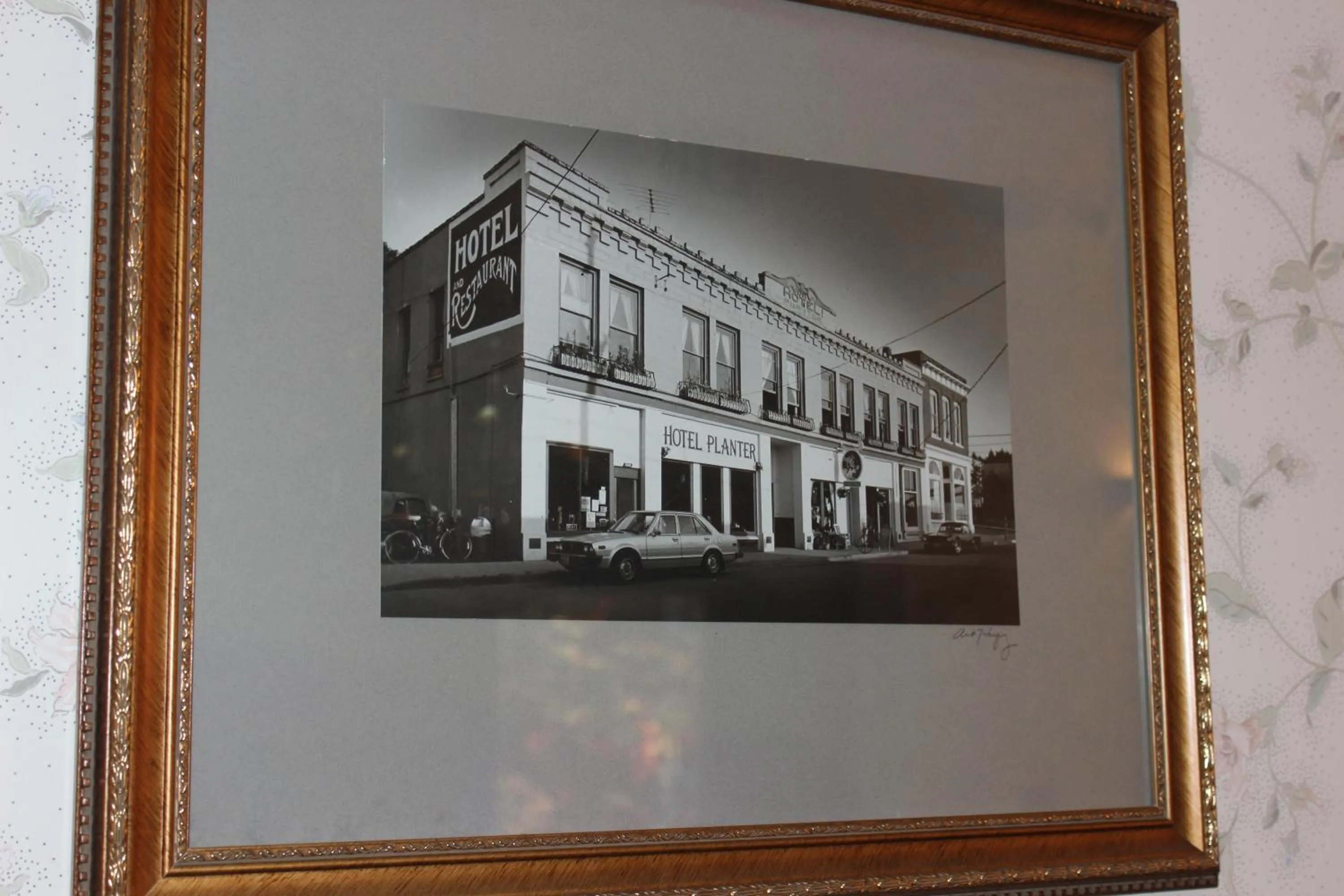 Property building in Hotel Planter