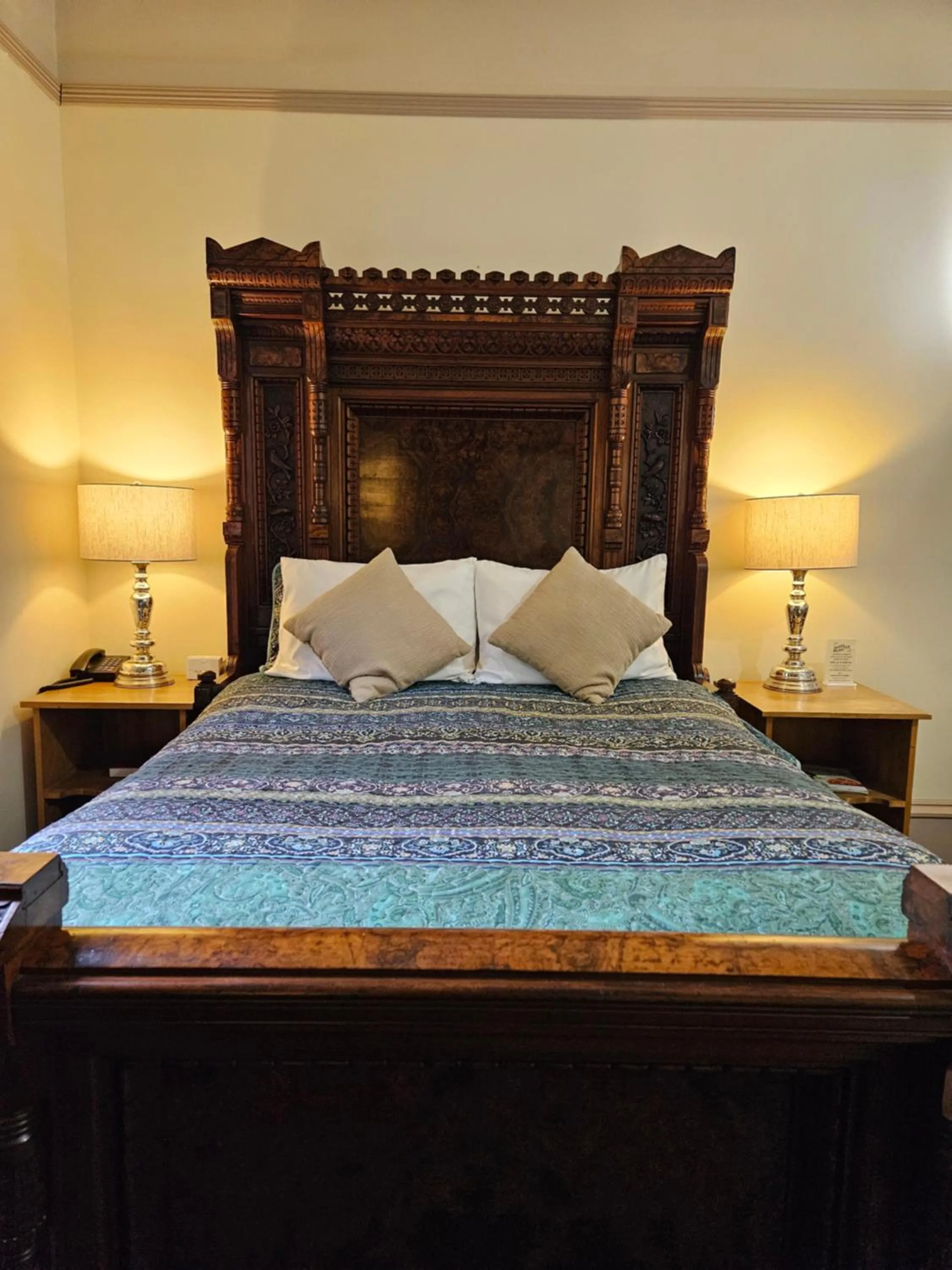 Bed in Hotel Planter