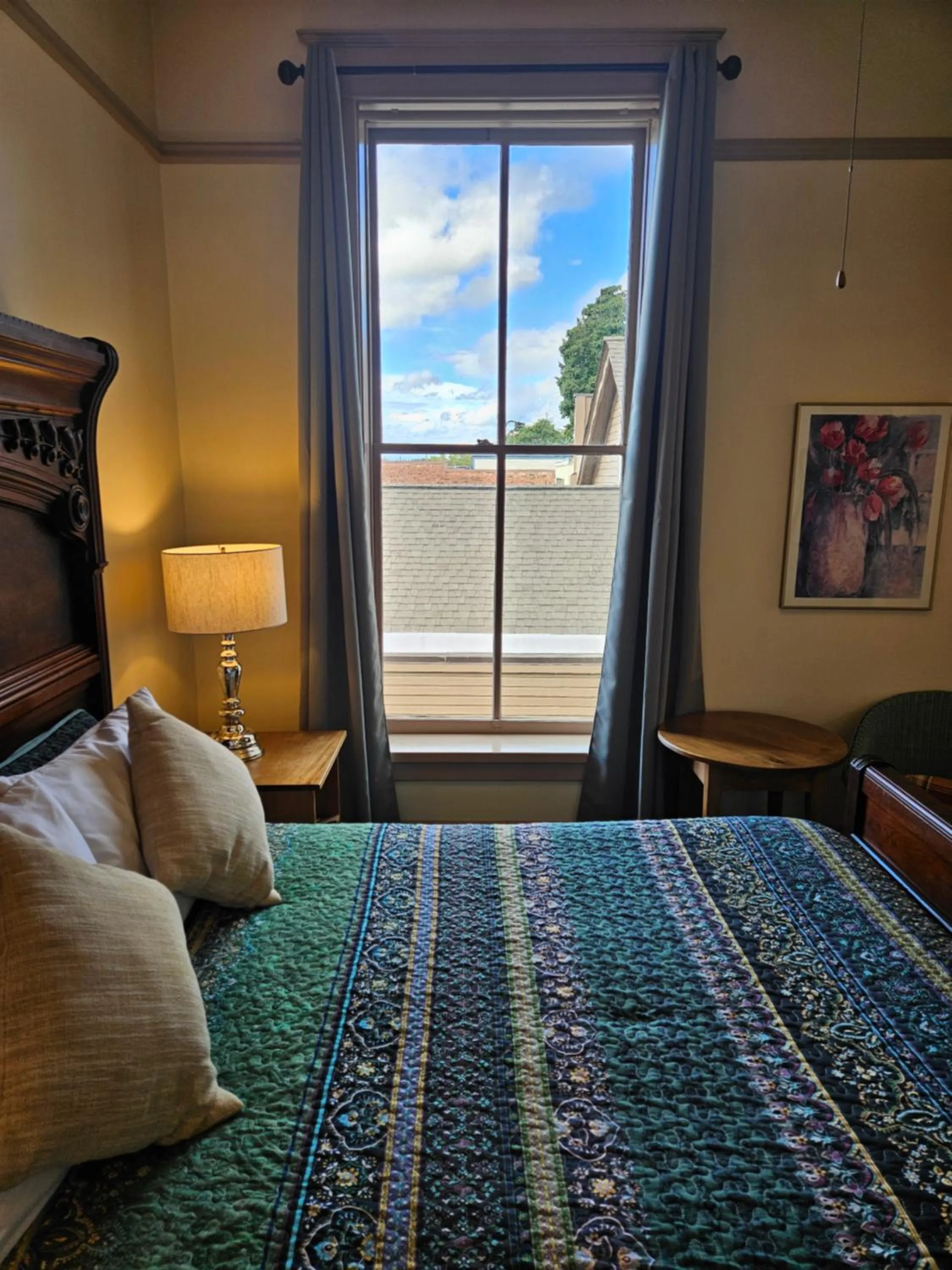 Bed in Hotel Planter