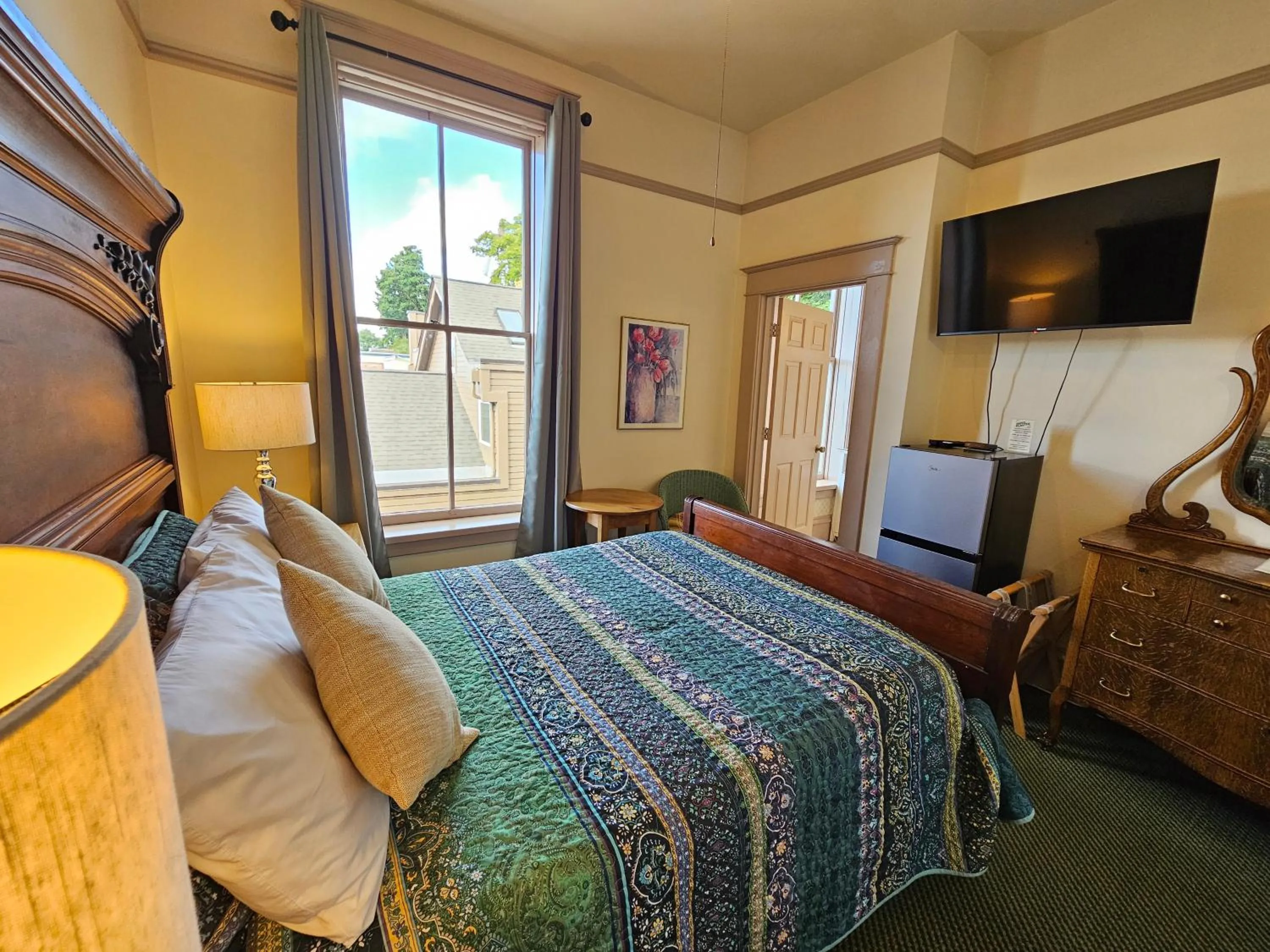 Bed in Hotel Planter