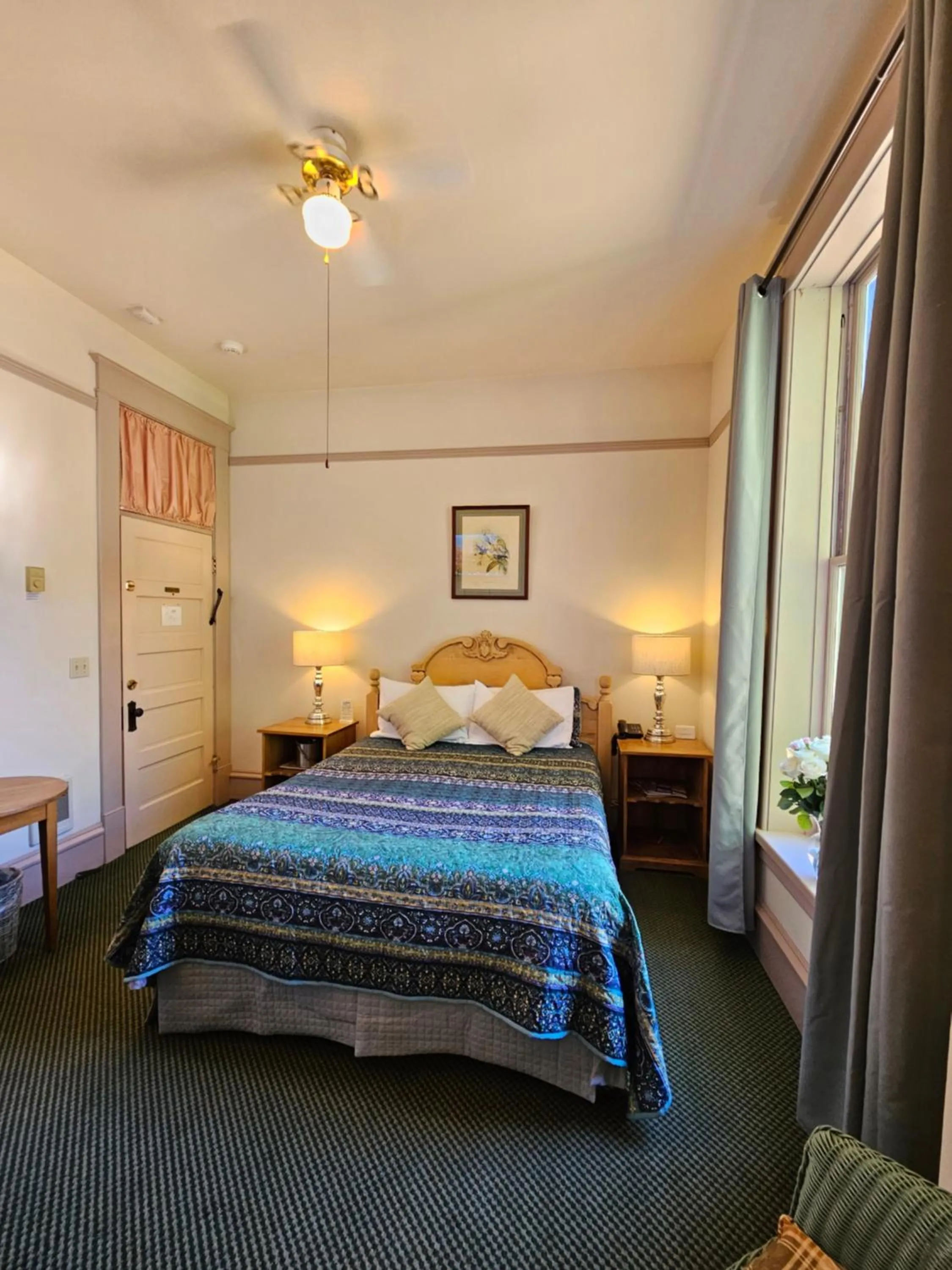 Bed in Hotel Planter