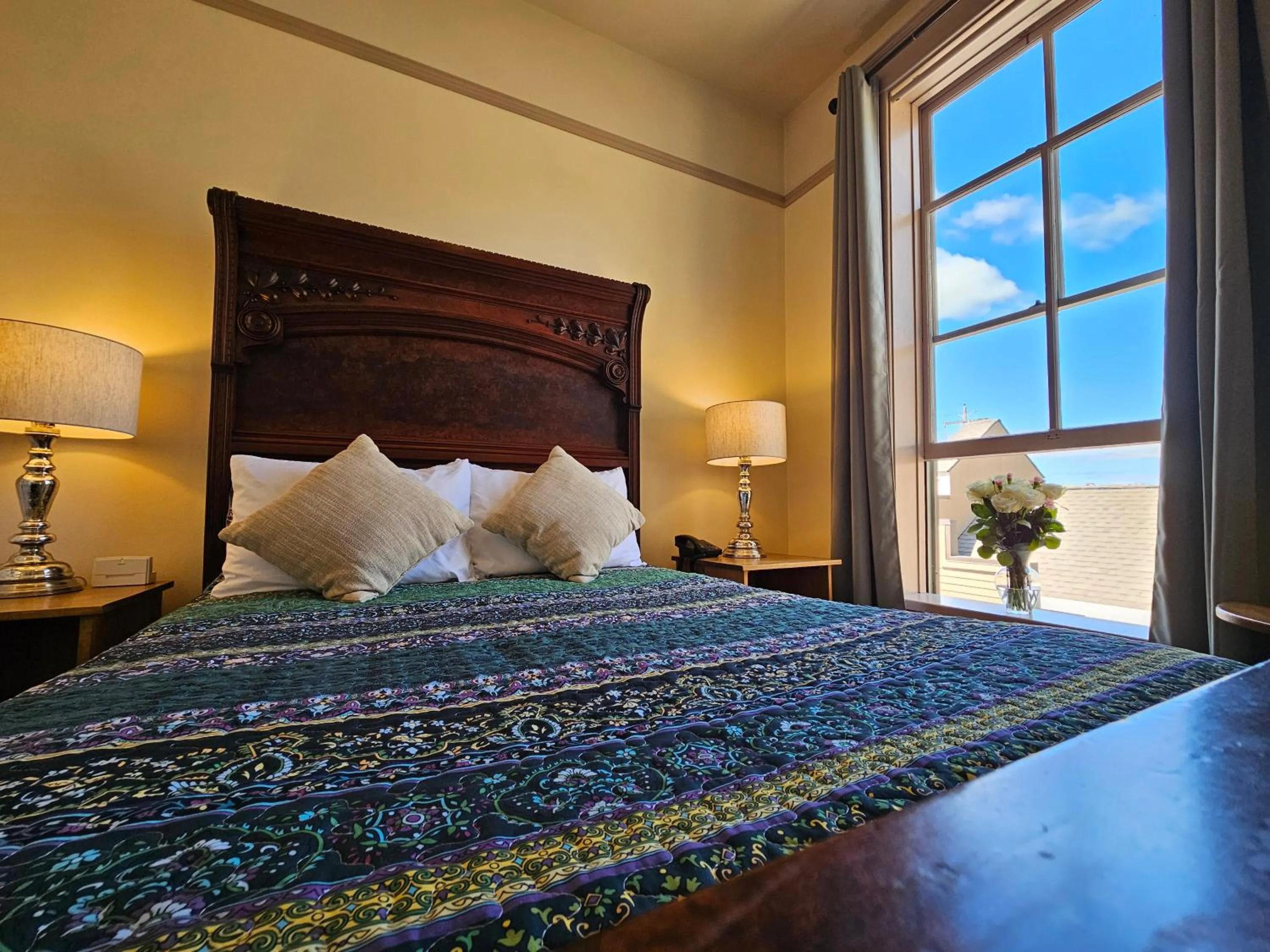 Bed in Hotel Planter