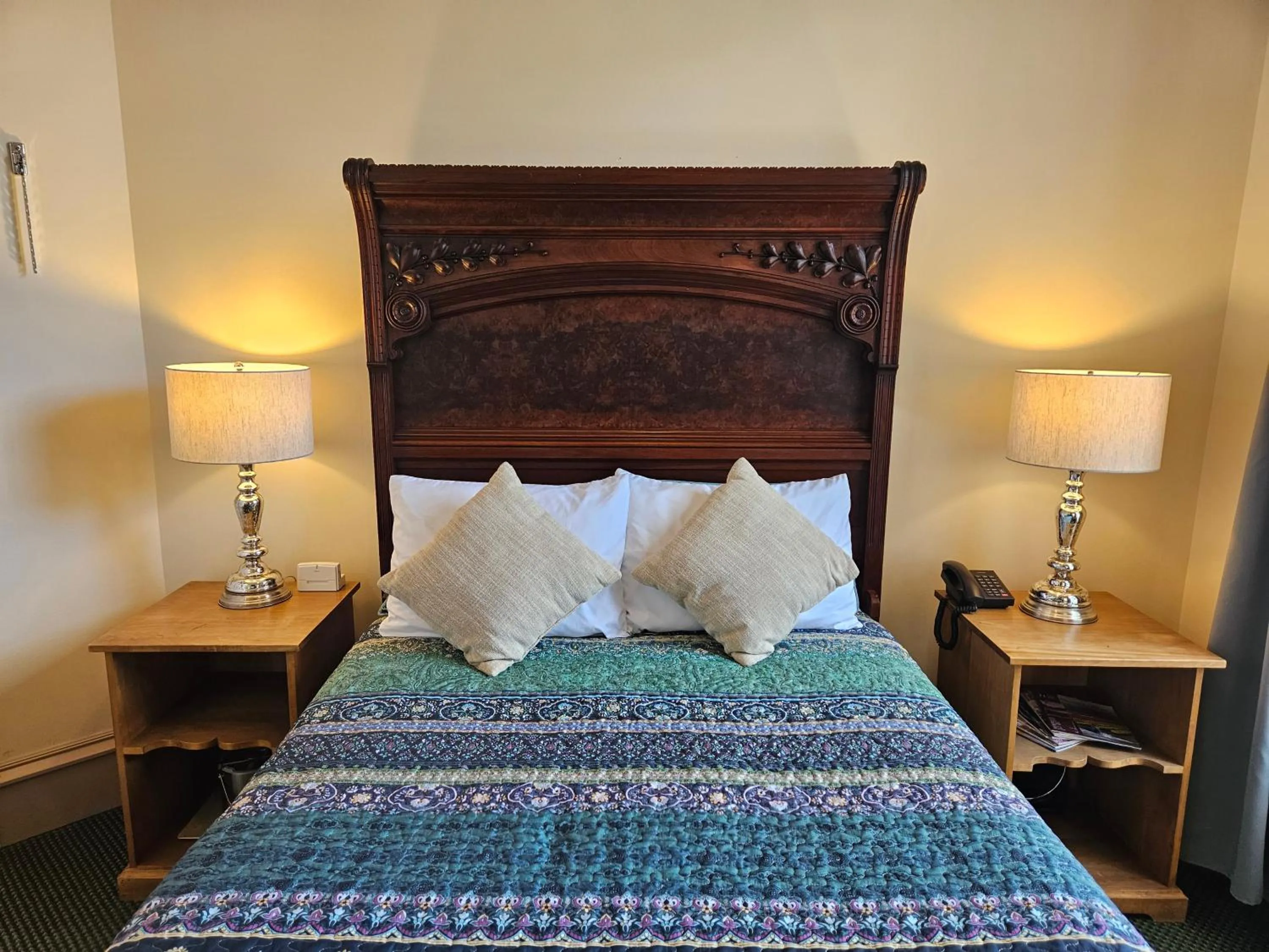 Bed in Hotel Planter