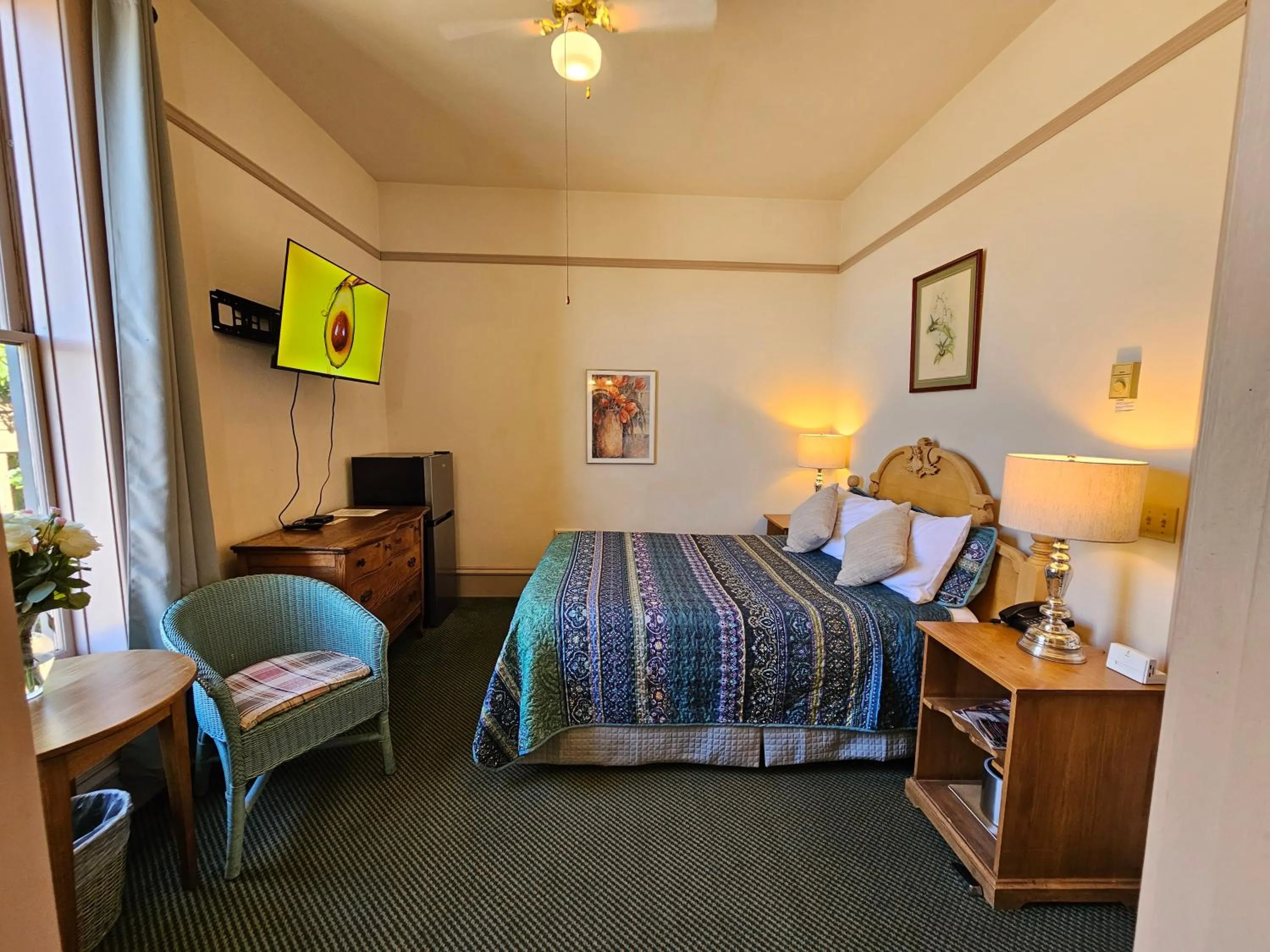 Bed in Hotel Planter