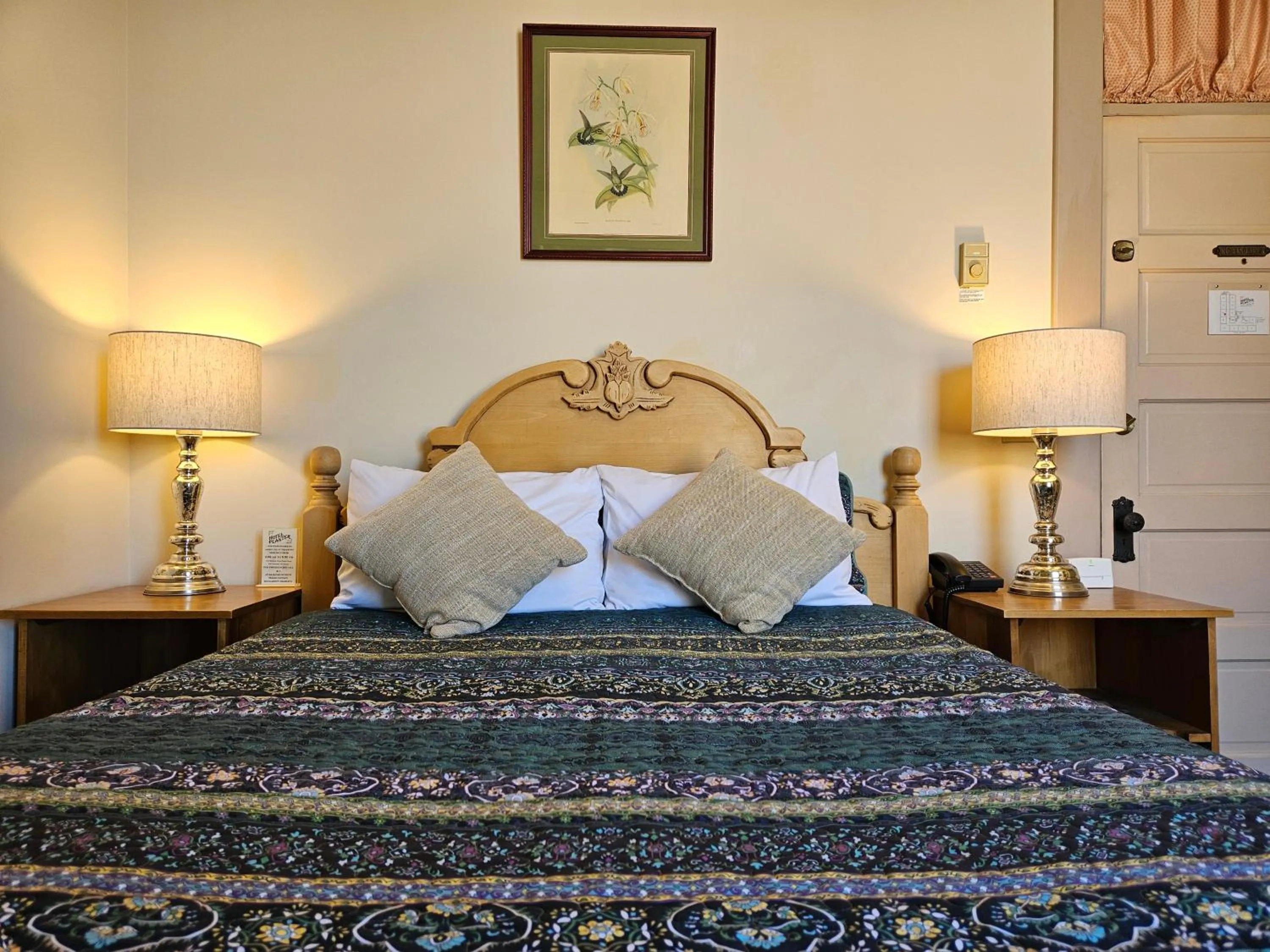 Bed in Hotel Planter