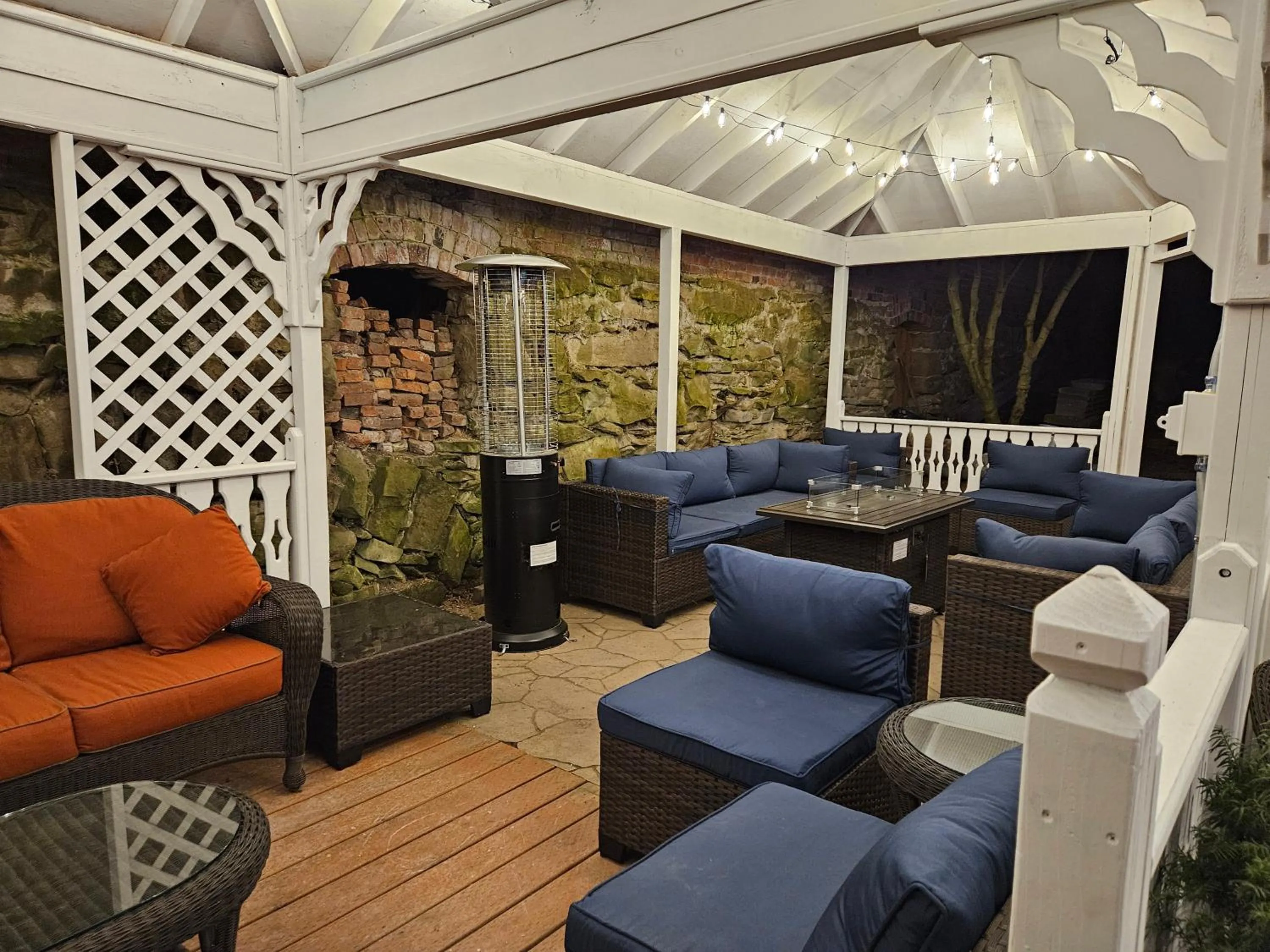 Patio in Hotel Planter