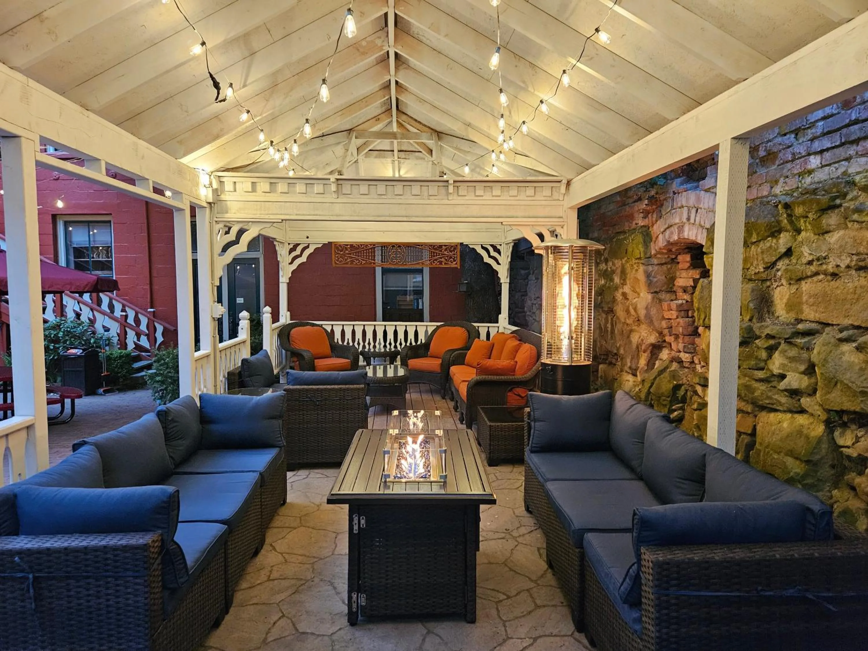 Patio in Hotel Planter