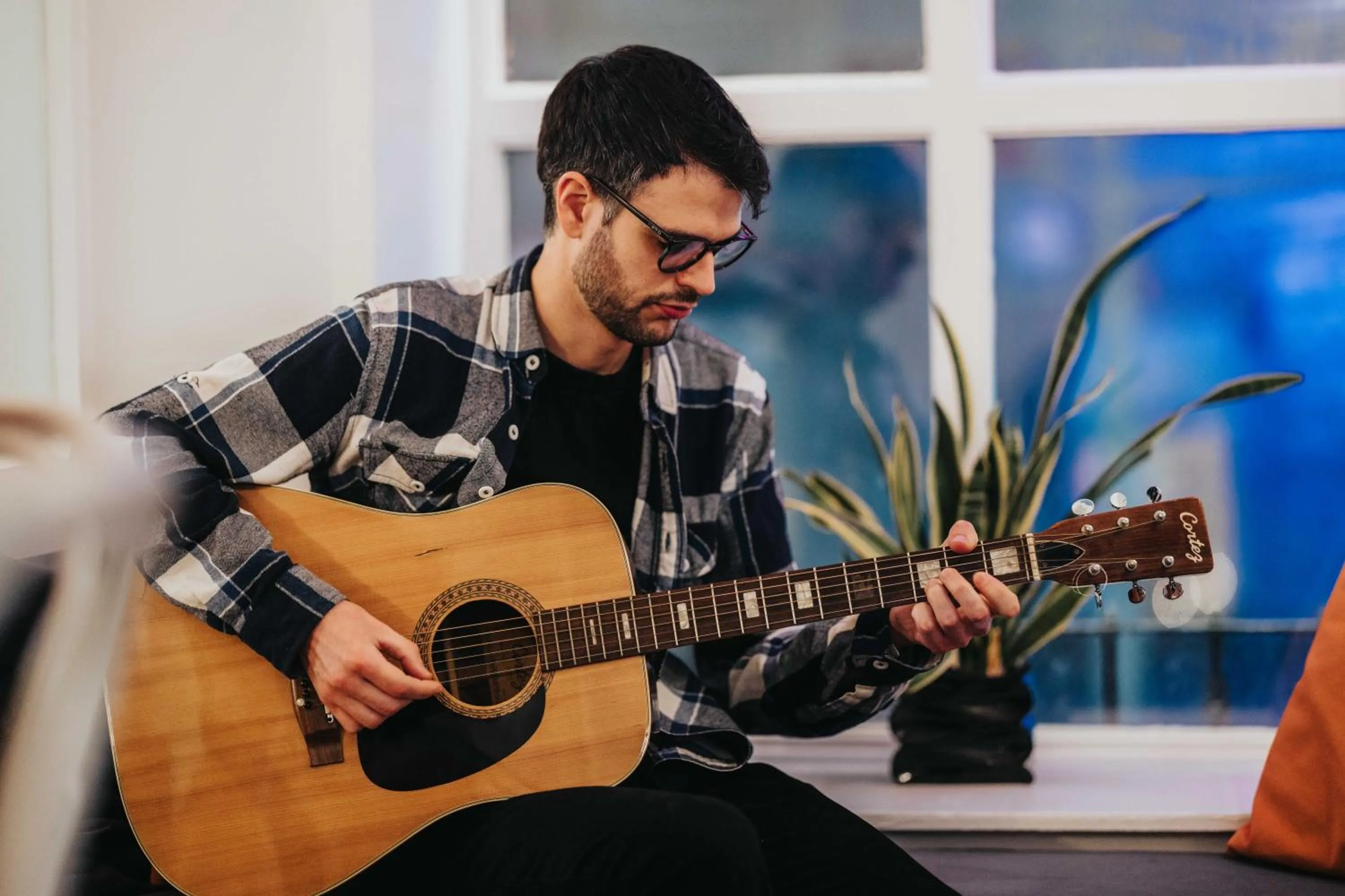 Communal kitchen in Galway City Hostel - Solo Traveller Hostel