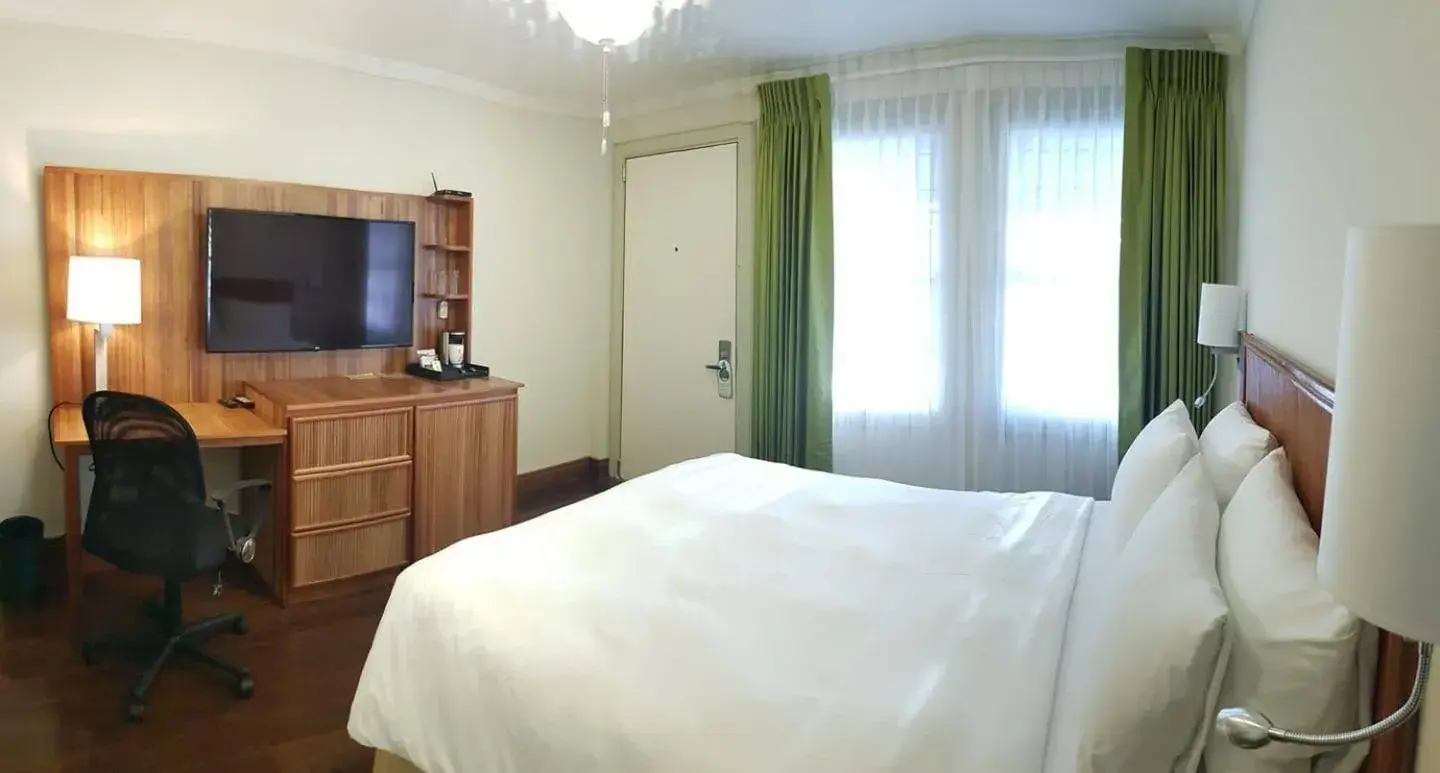 Deluxe Double Room in Cara Lodge Hotel Deluxe Double Room in Cara Lodge Hotel