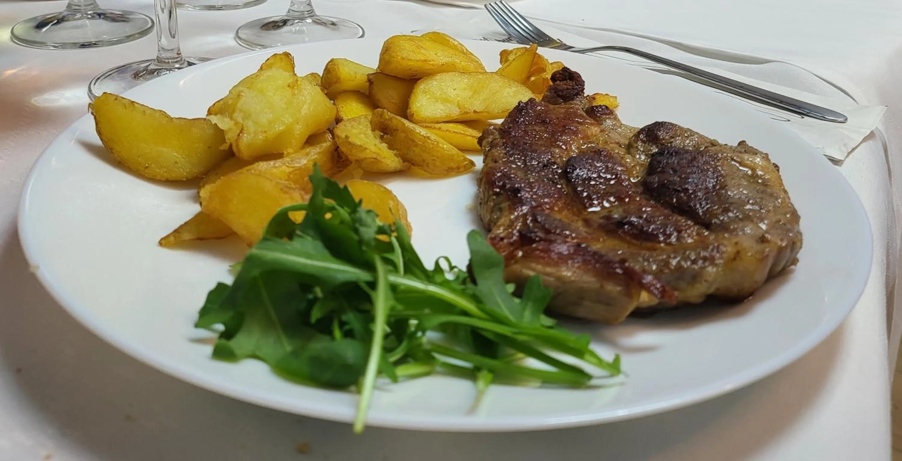 Restaurant/places to eat in Adac Boutique Hotel