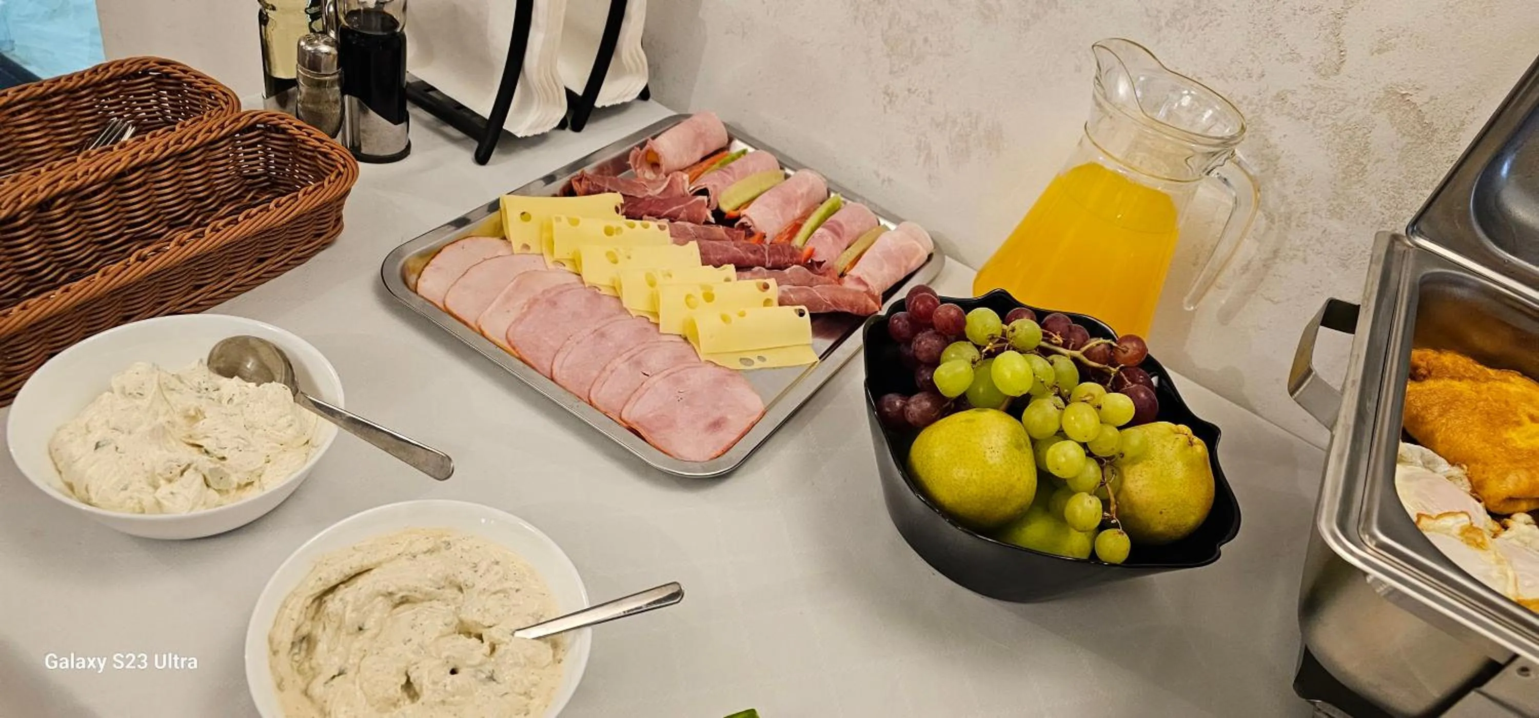 Restaurant/places to eat in Adac Boutique Hotel