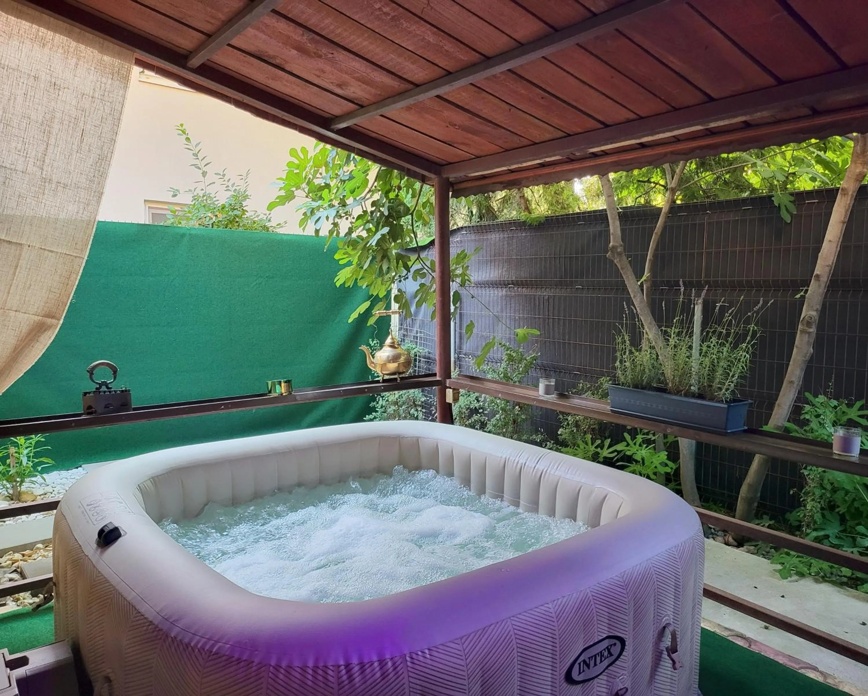 Hot Tub in Adac Boutique Hotel