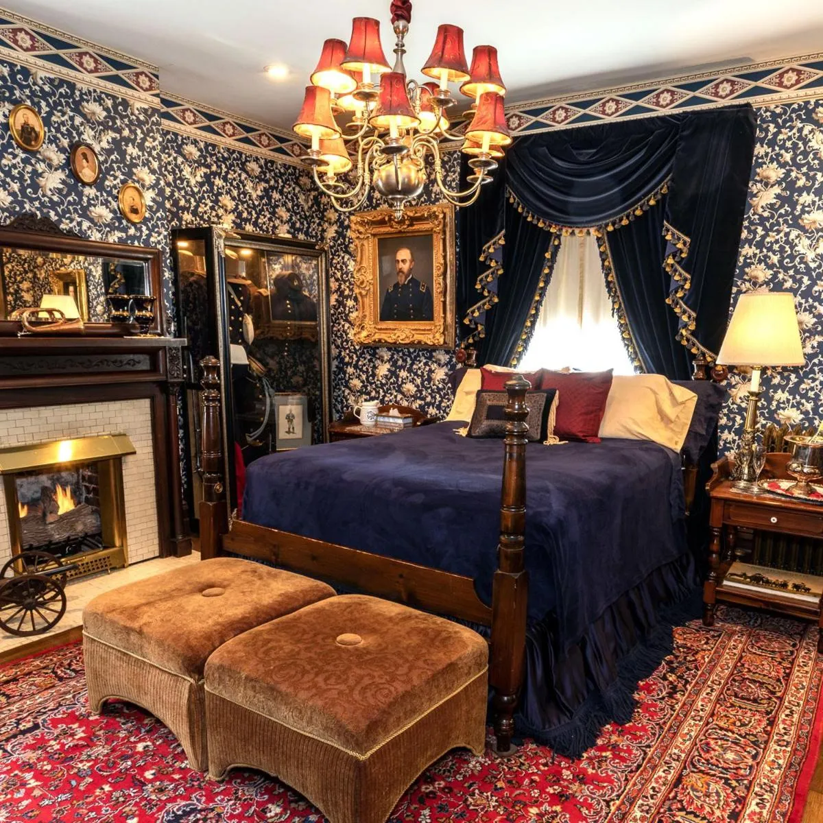 Bed in South Broadway Manor B&B - Near Fallingwater, Ohiopyle State Park, Hiking & Biking trails GAP