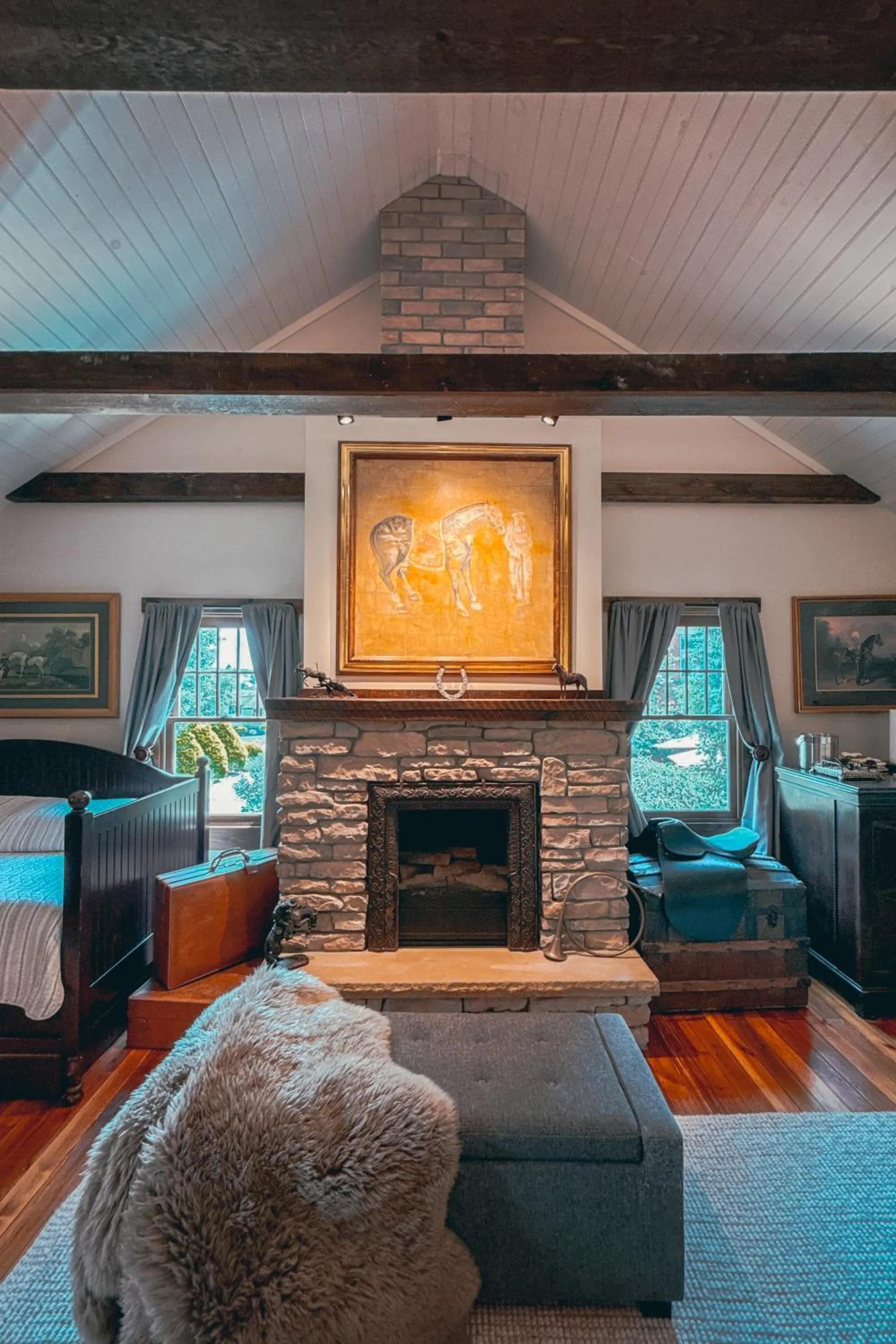 Bed in South Broadway Manor B&B - Near Fallingwater, Ohiopyle State Park, Hiking & Biking trails GAP