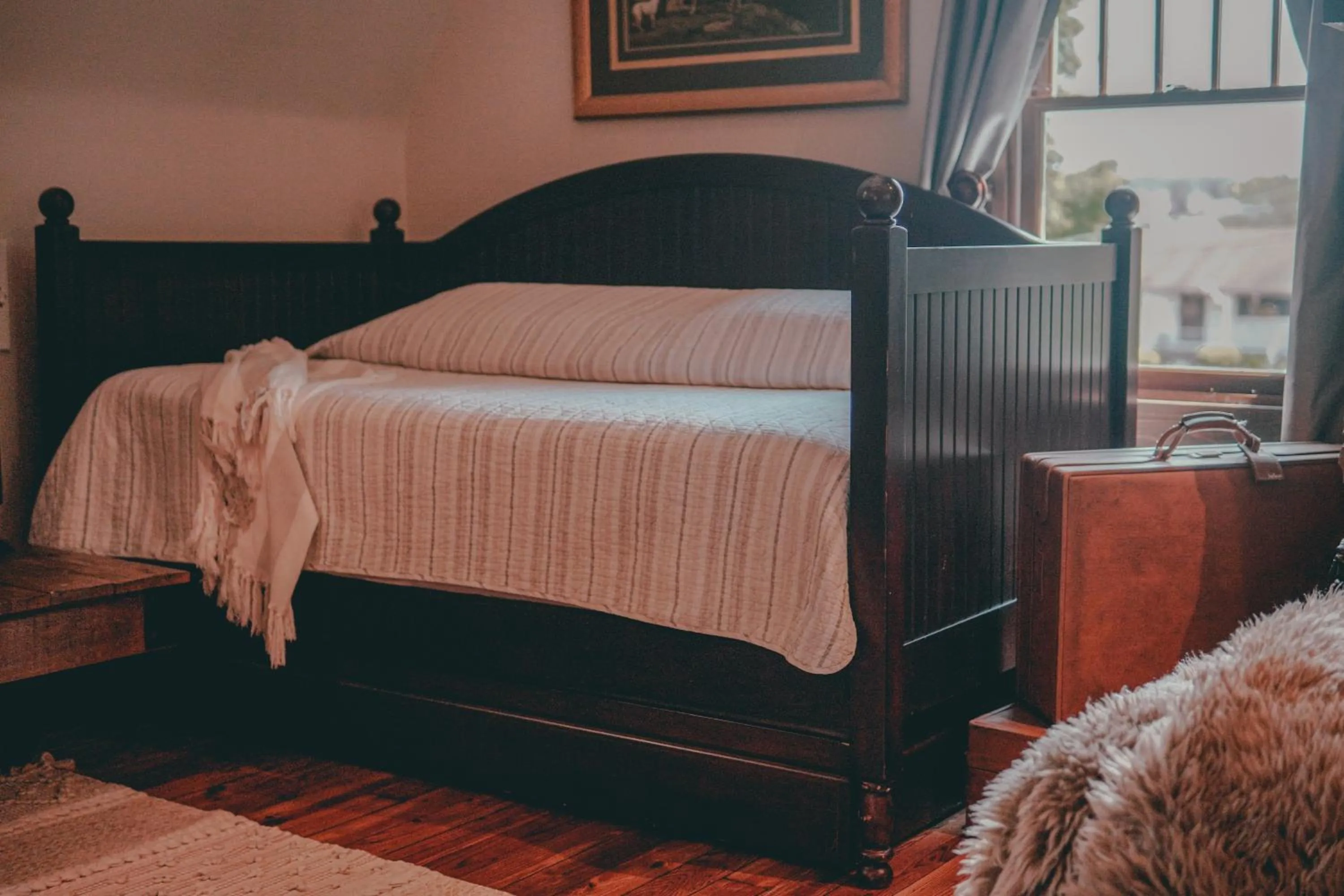 Bedroom, Bed in South Broadway Manor B&B - Near Fallingwater, Ohiopyle State Park, Hiking & Biking trails GAP