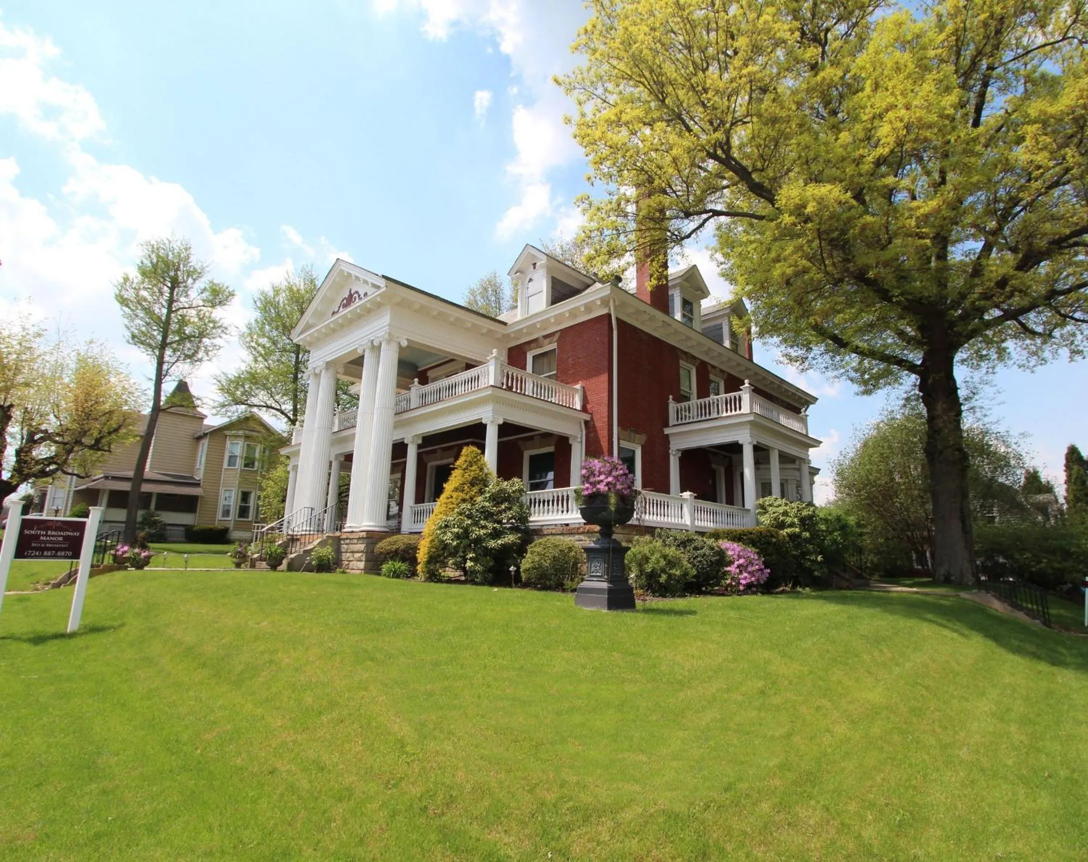 Property building in South Broadway Manor B&B - Near Fallingwater, Ohiopyle State Park, Hiking & Biking trails GAP