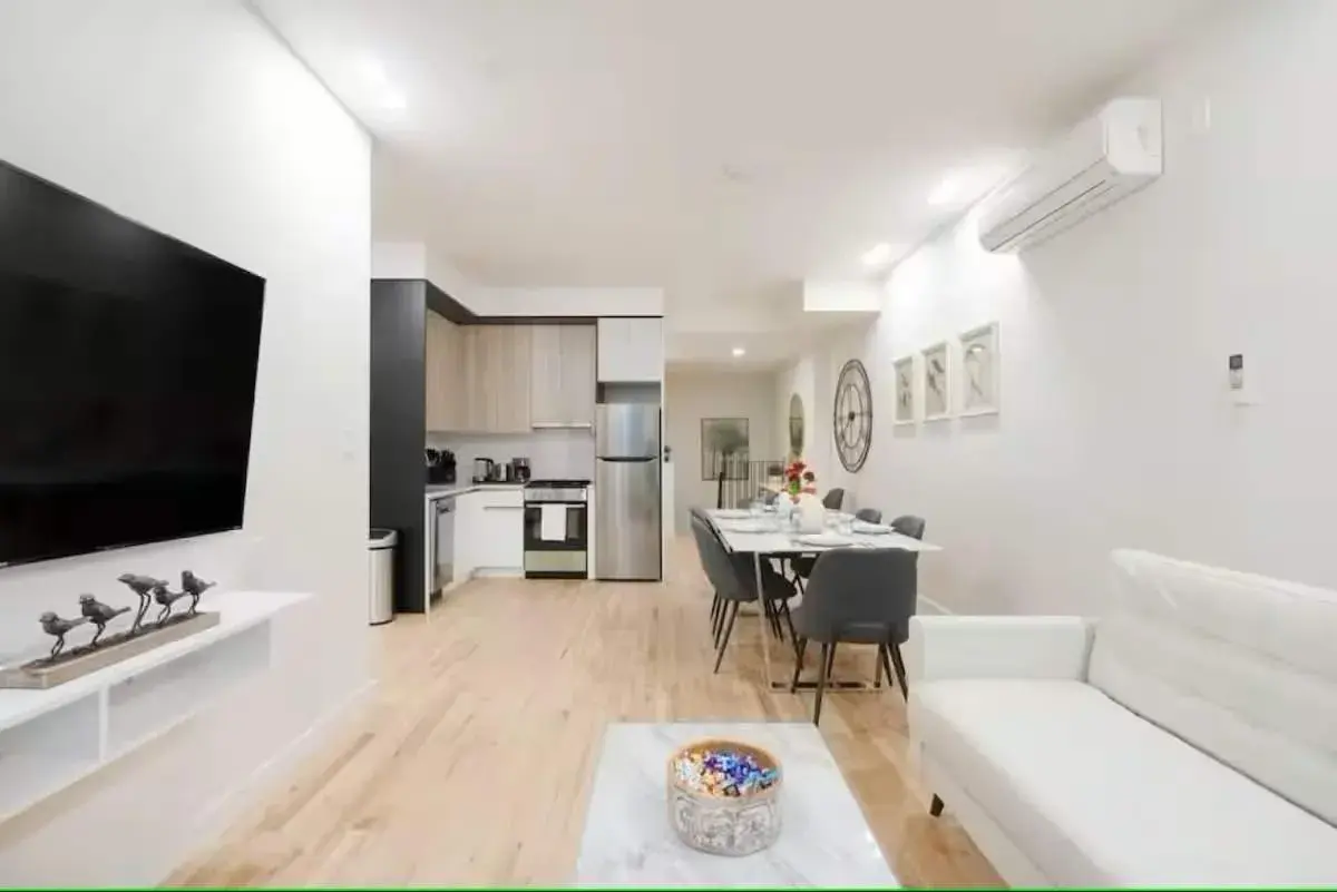 Luxury 2BR Duplex 5min to Central Park Luxury 2BR Duplex 5min to Central Park