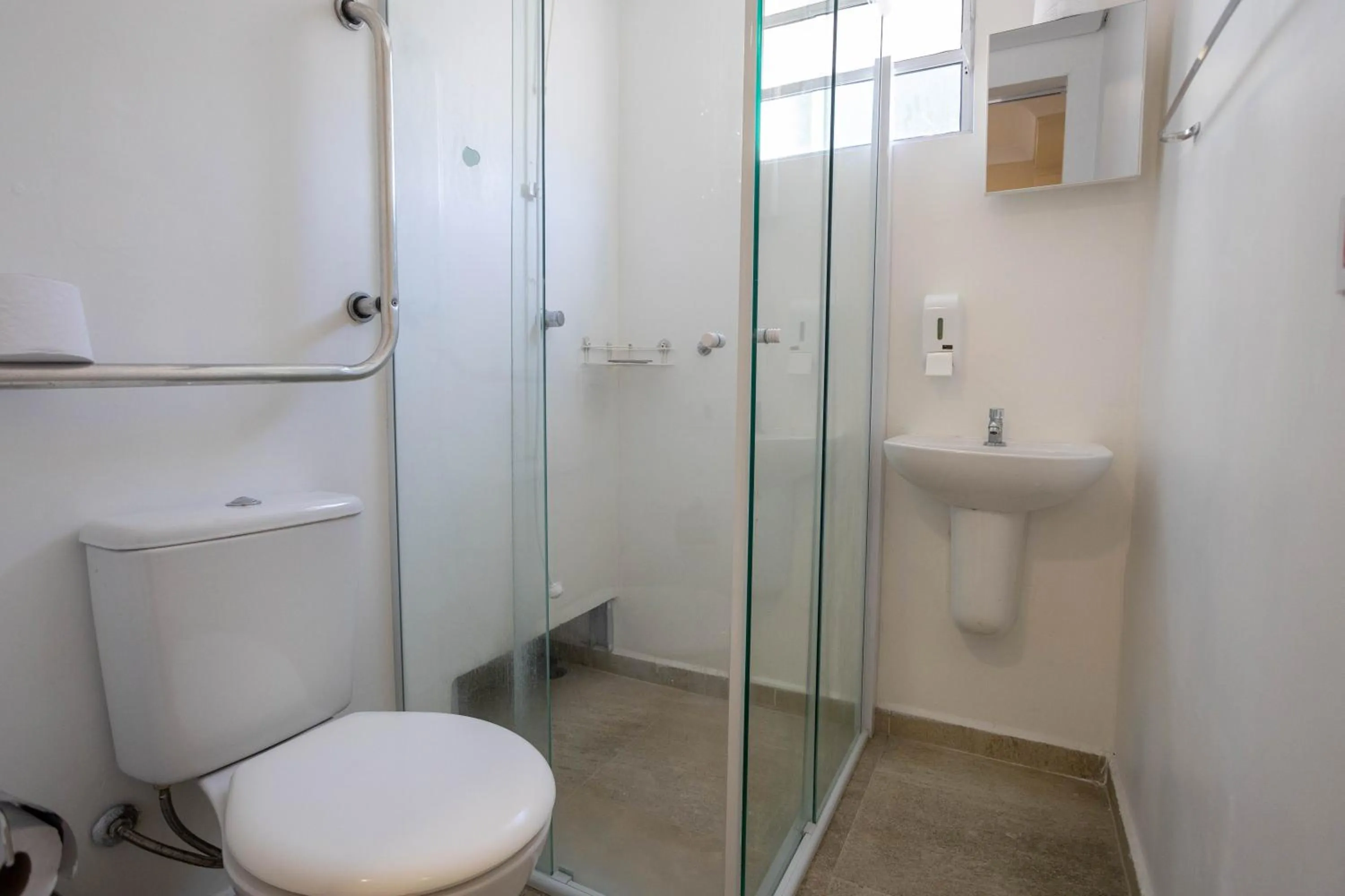 Bathroom in Flat Econômico Butantã